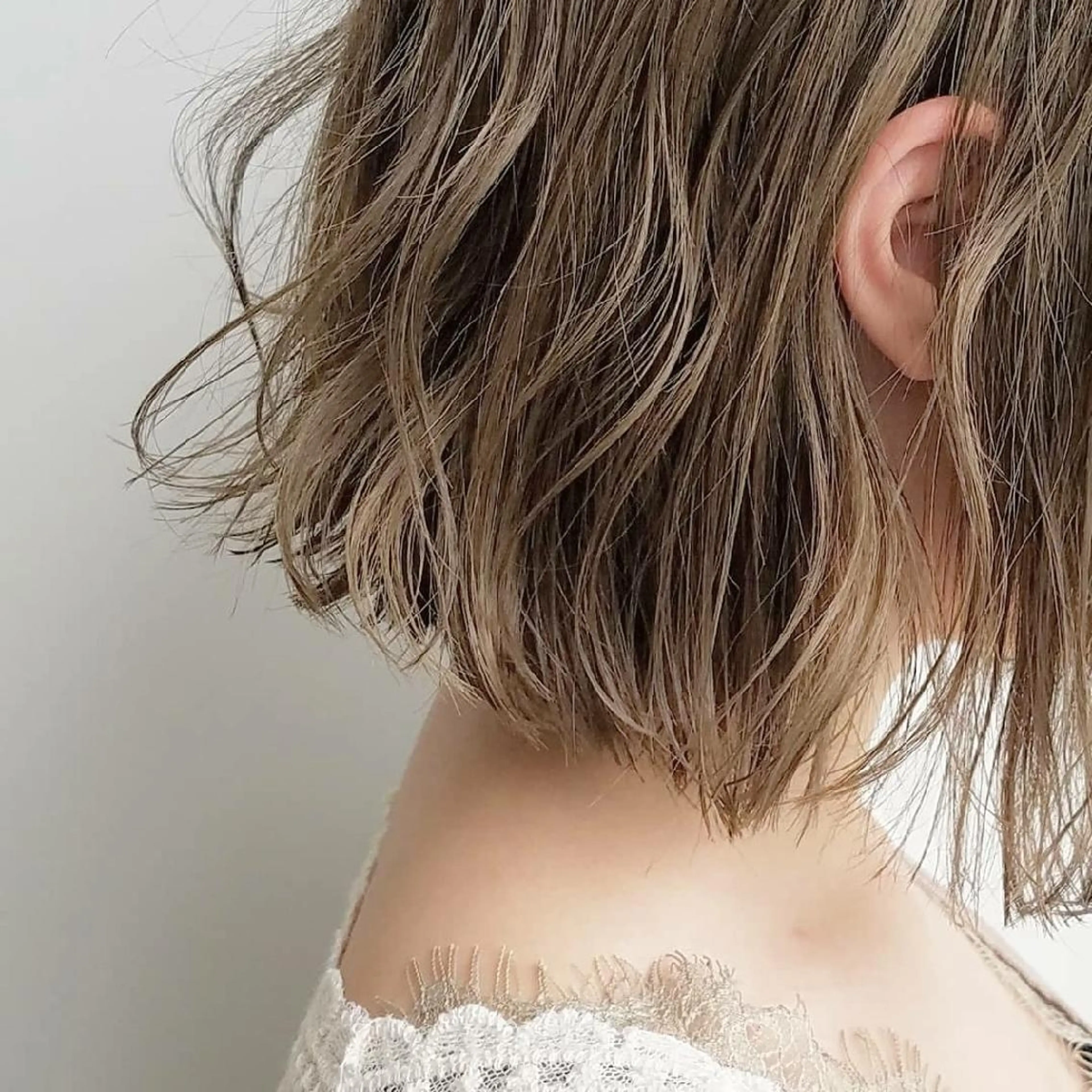 ショート カラー パーマ ヘアアレンジ ボブ iplus まつげ、眉毛、耳つぼのマツエク・マツパデザイン