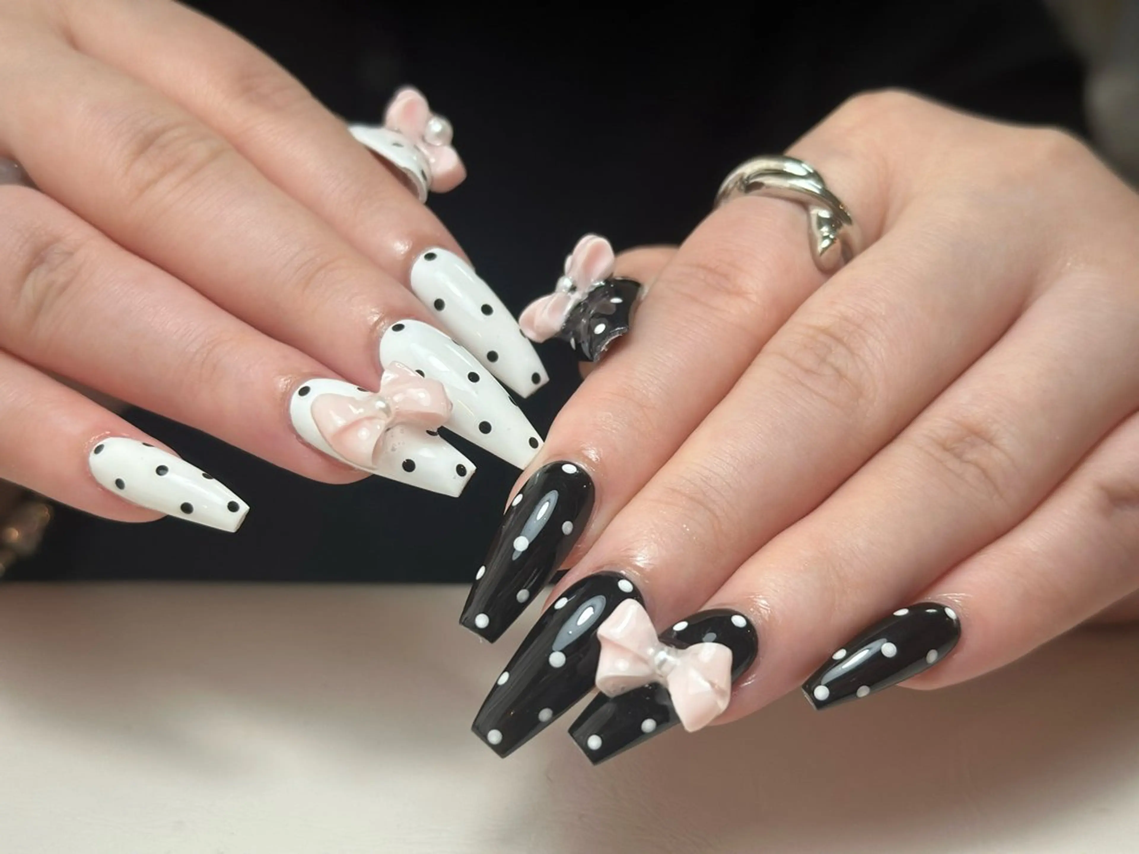 ネイル アートネイル ジェルネイル ニュアンスネイル シンプルネイル ネイルチップ ハンドネイル Nienail_ Luxeのネイルデザイン