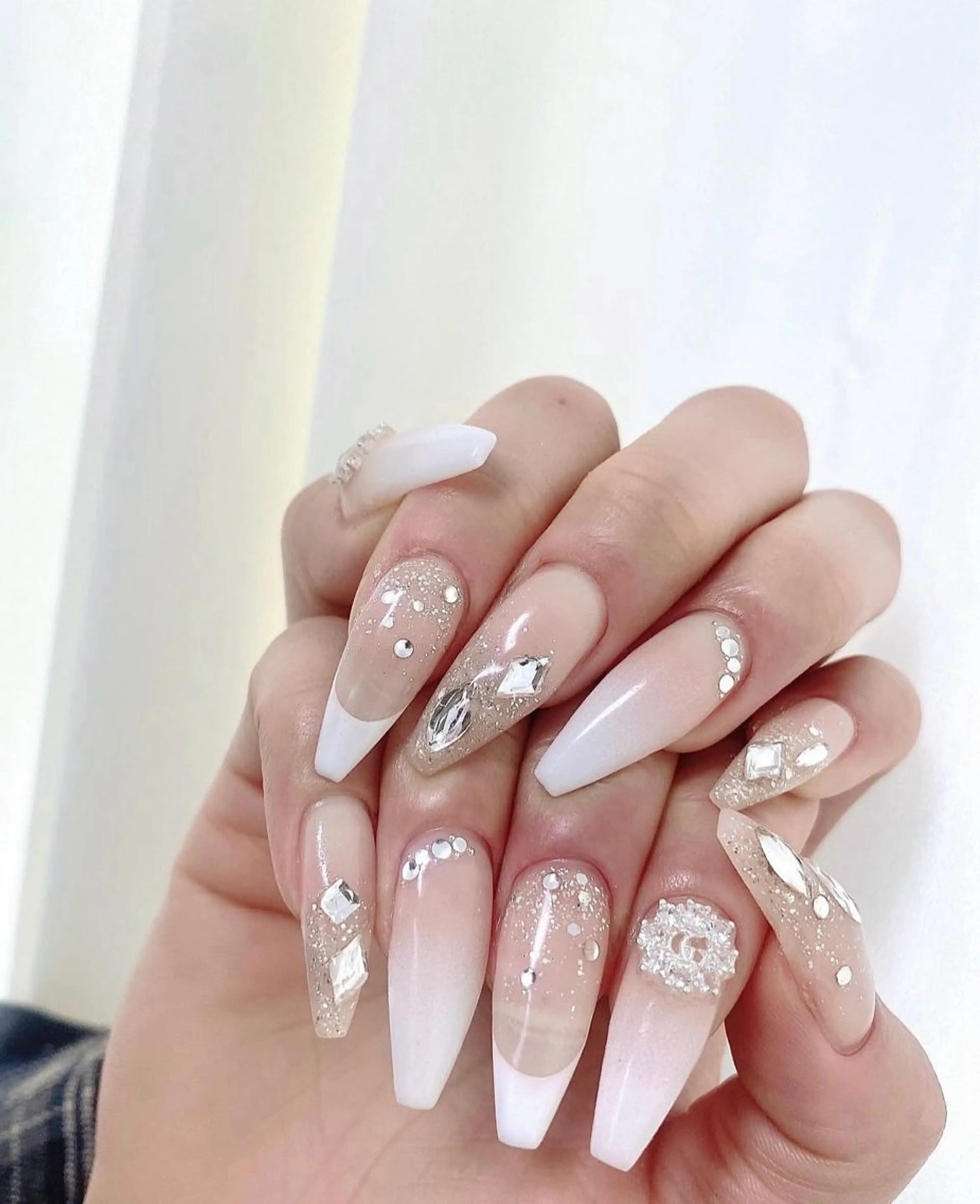 ネイル 長さ出し フレンチネイル グラデーション 卒業式 マグネットネイル ハンドネイル MIHANA HIKARIのネイルデザイン