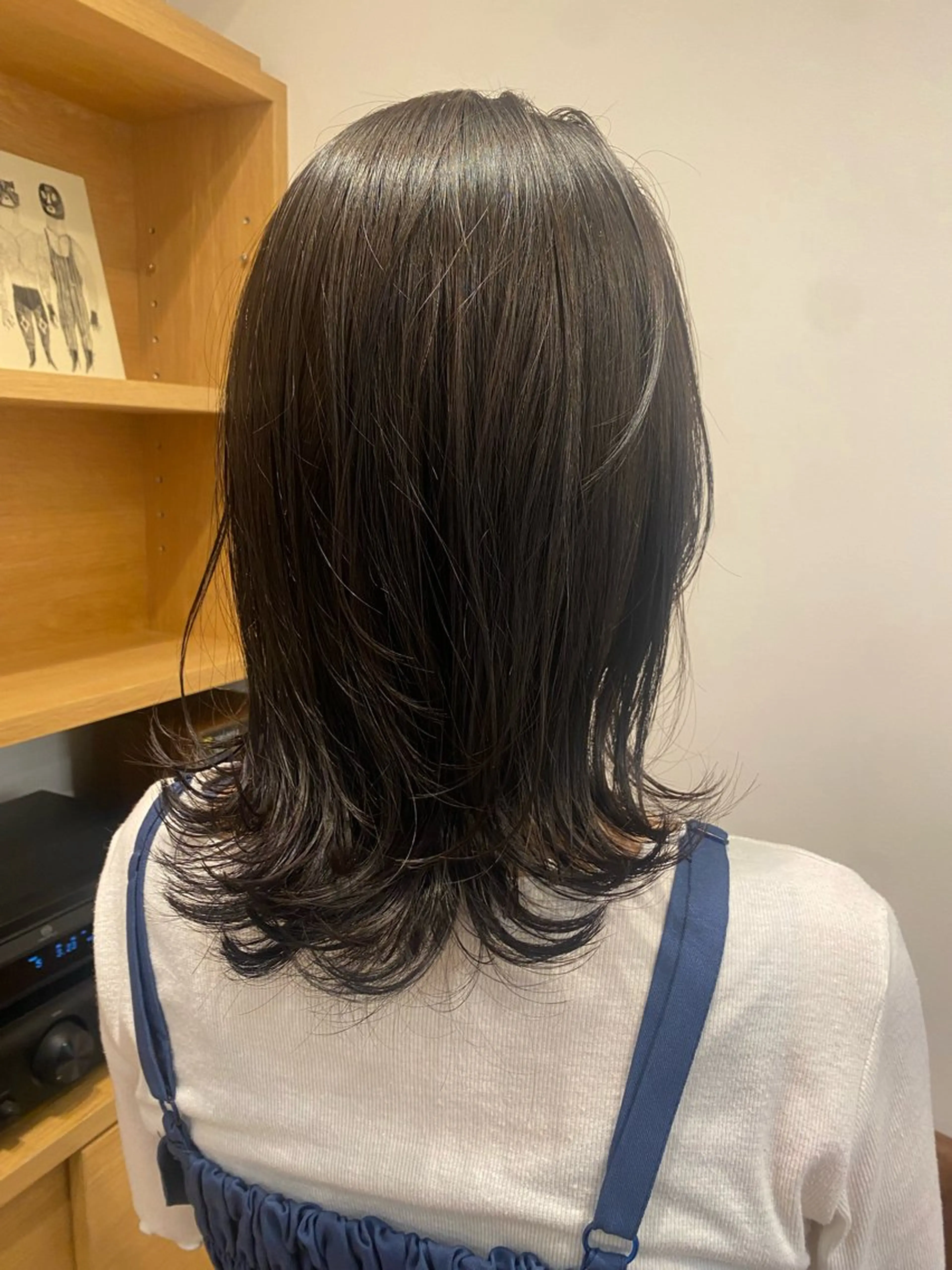 ミディアム ミディアムパーマ 外ハネヘア 伊藤 優花のヘアスタイル