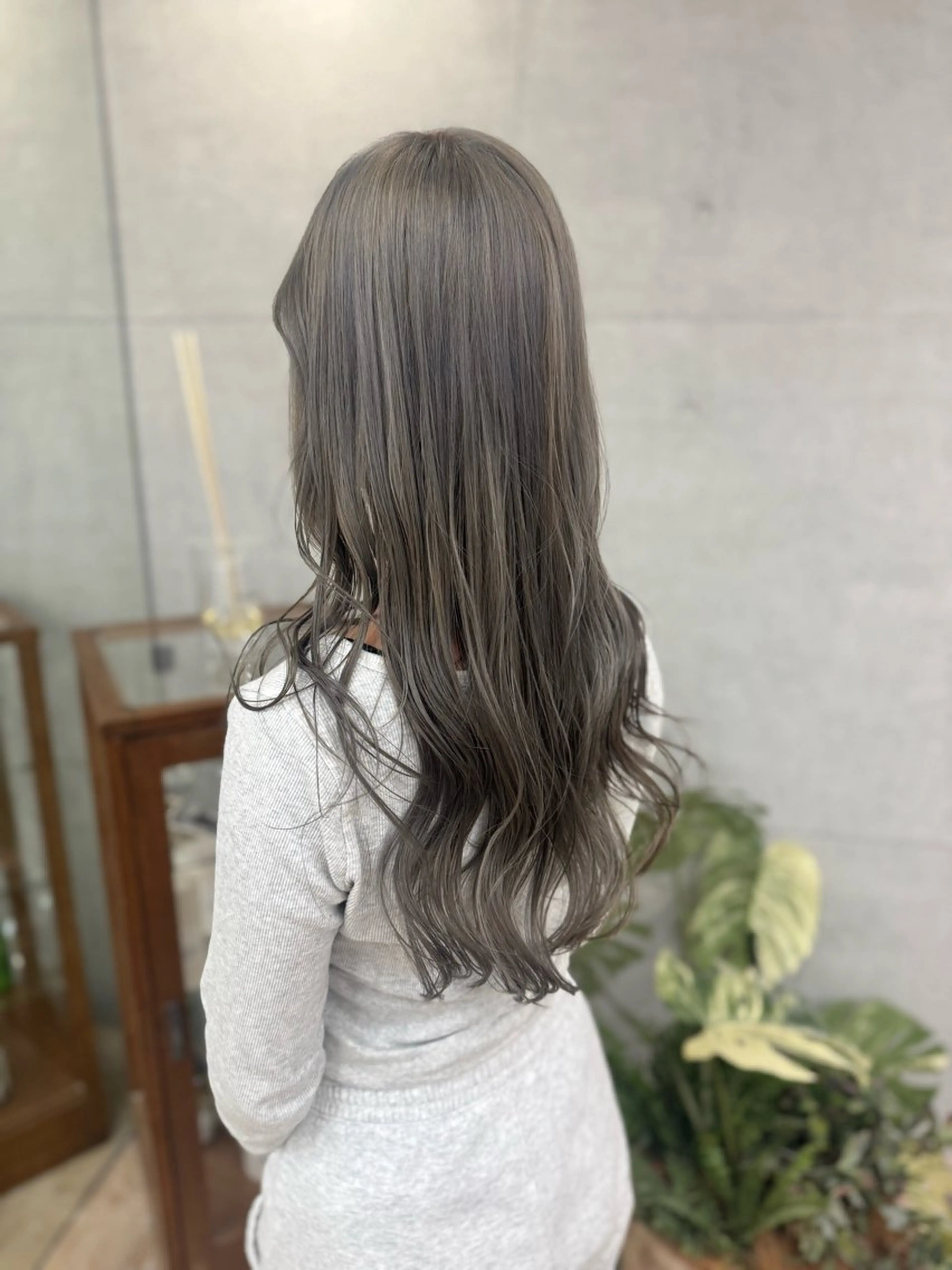 ロング カラー 野口 菜緒のヘアスタイル