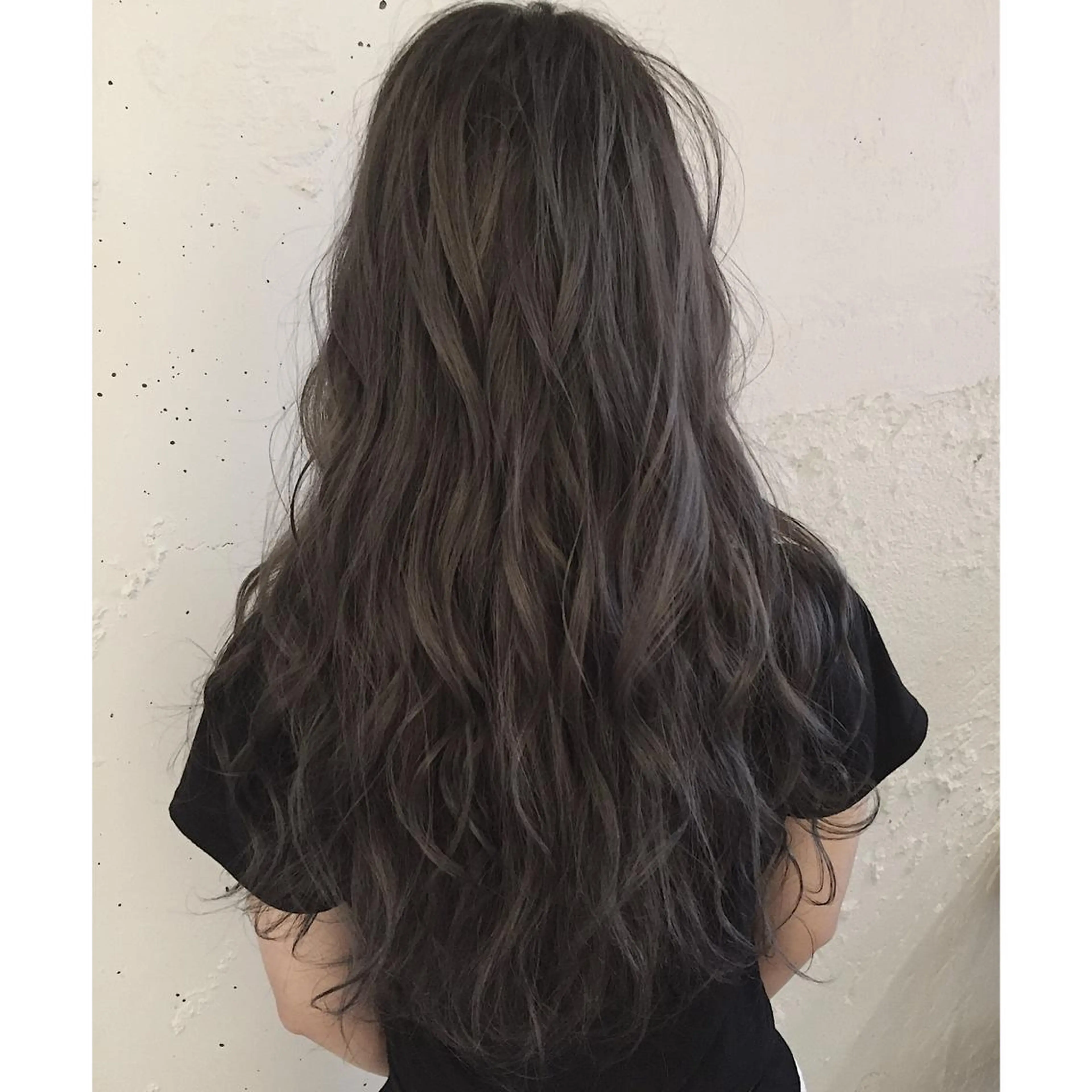 ロング カラー ブリーチ シルバー lani ブリーチ /ダブルカラーのヘアスタイル