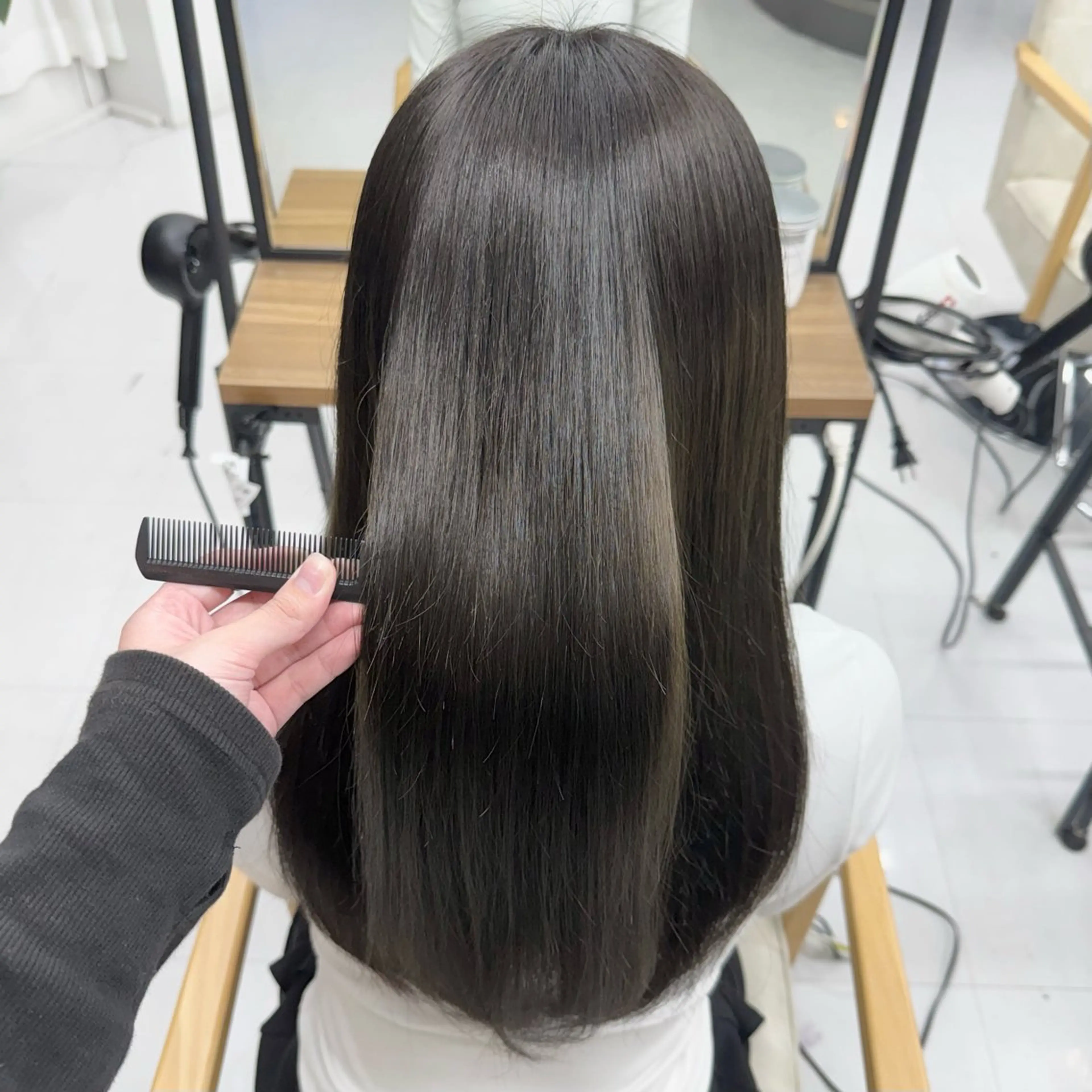 ロング ヘアカラー トリートメント 透明感カラー🫧🩶   ミハネ︎︎のヘアスタイル