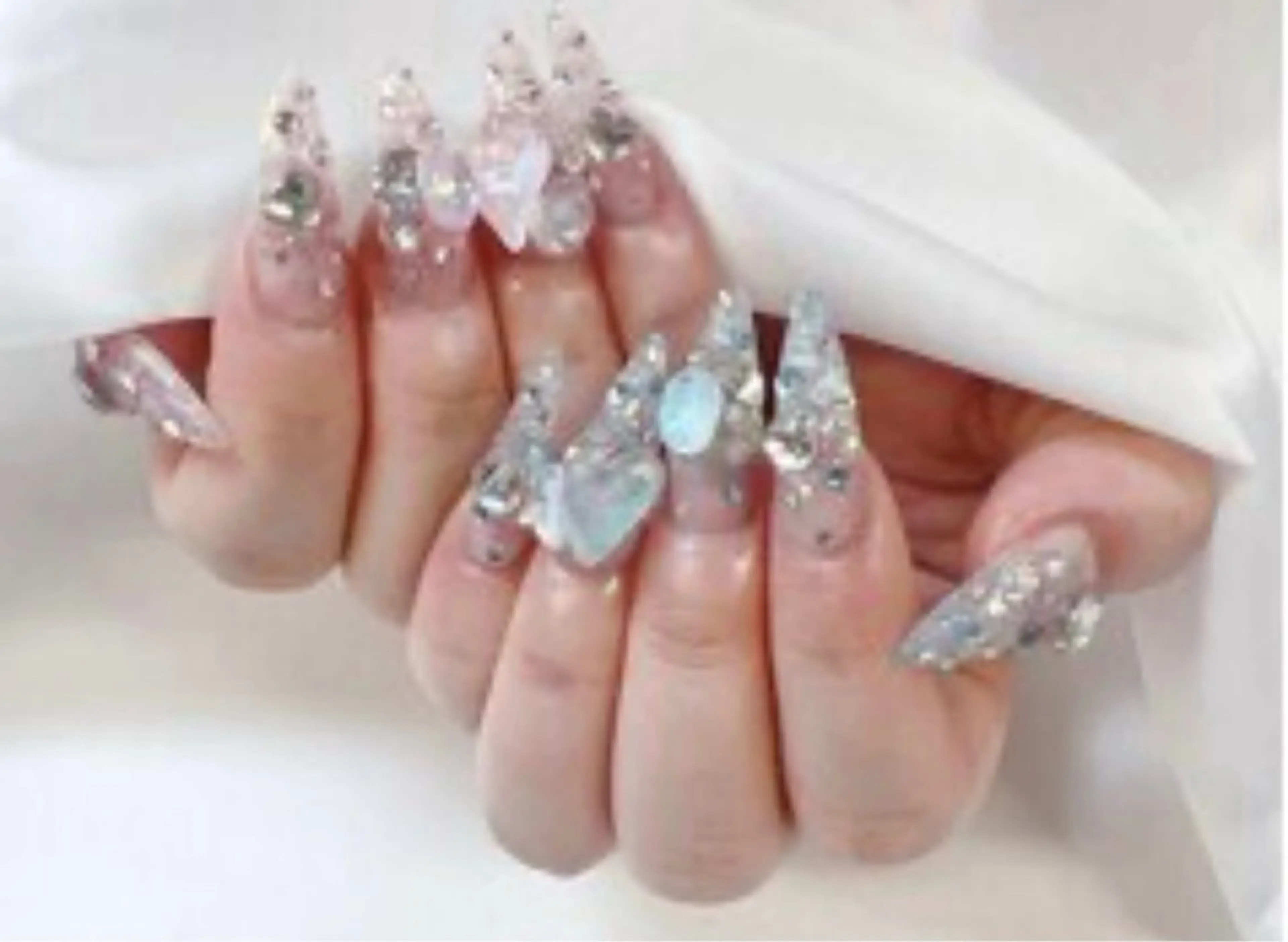 【つけ放題】【長さ出し】選べるパーツ1000種★ゴージャス10本やり放題（オフあり）の写真