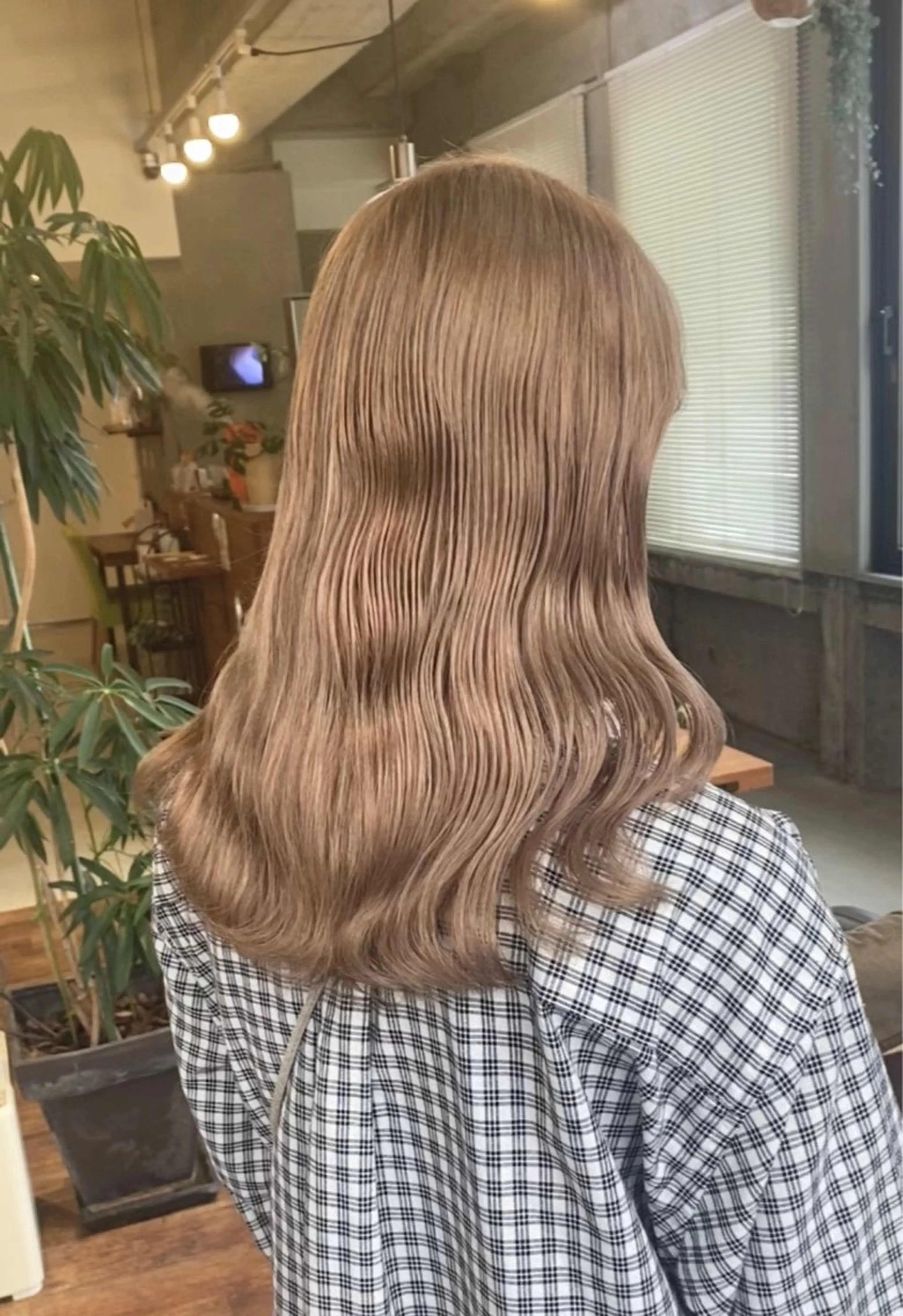 ミディアム 内野 友貴のヘアスタイル