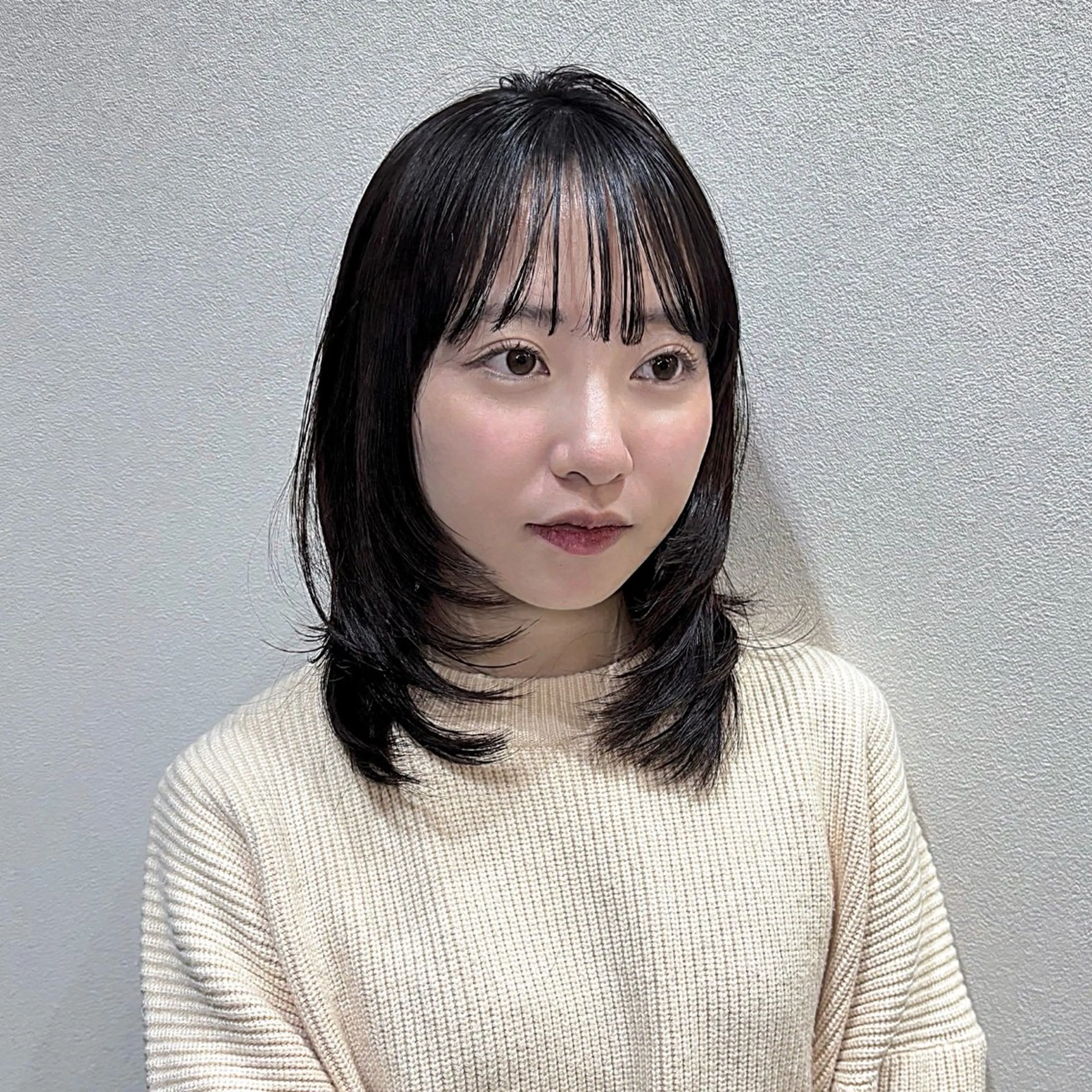 ミディアム レイヤーカット カット トリートメント fuyuna レイヤーカット🖤のヘアスタイル