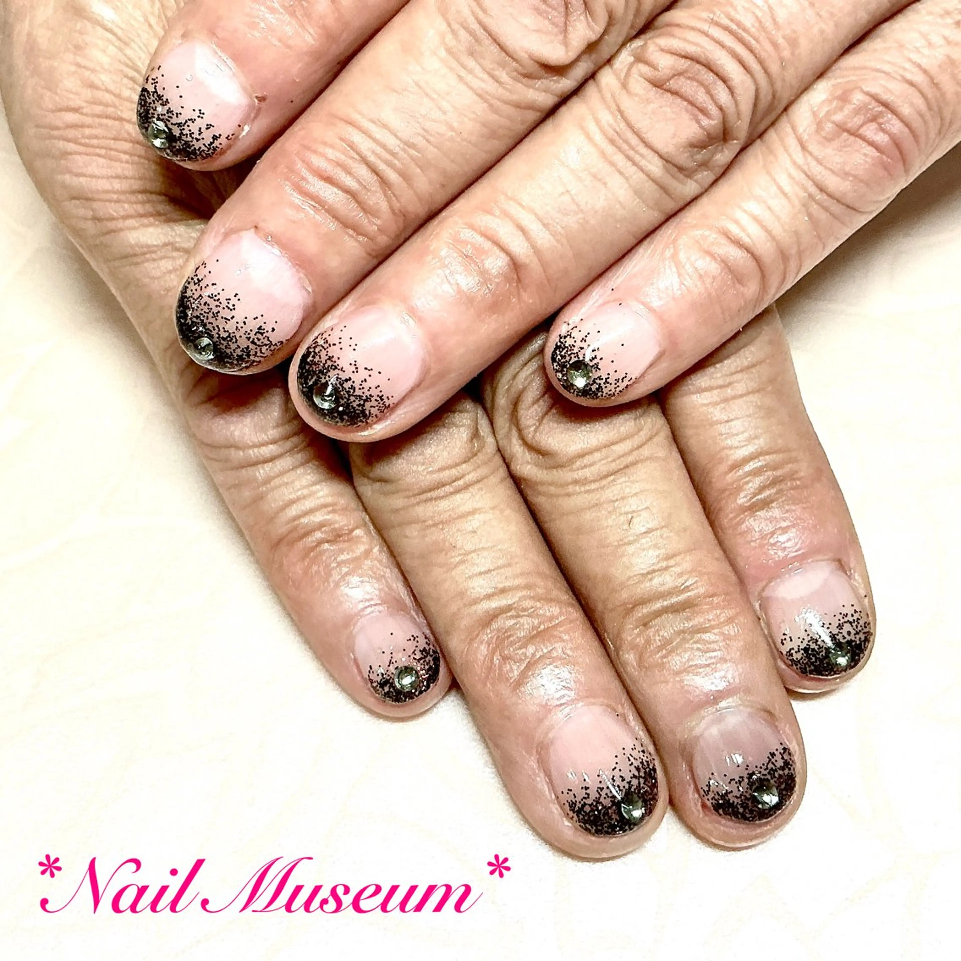 ネイル ブルー ジェルネイル グラデーション ラメ(グリッター) ラメグラデーション nailmuseum KAMATARIのネイルデザイン