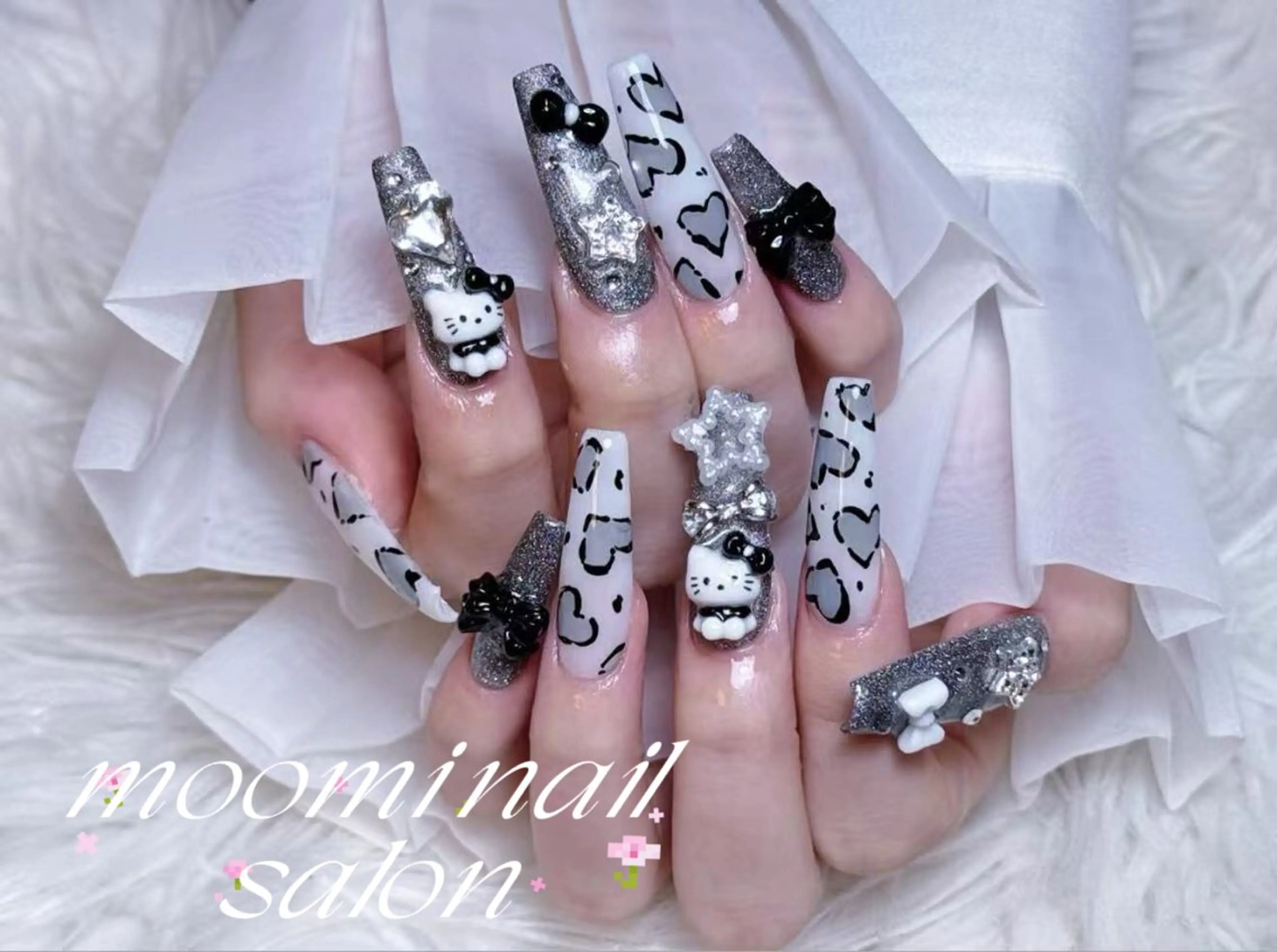 ネイル チークネイル フレンチネイル ジェルネイル グラデーション ハート ハンドネイル moomi nail スカルプ専門のネイルデザイン