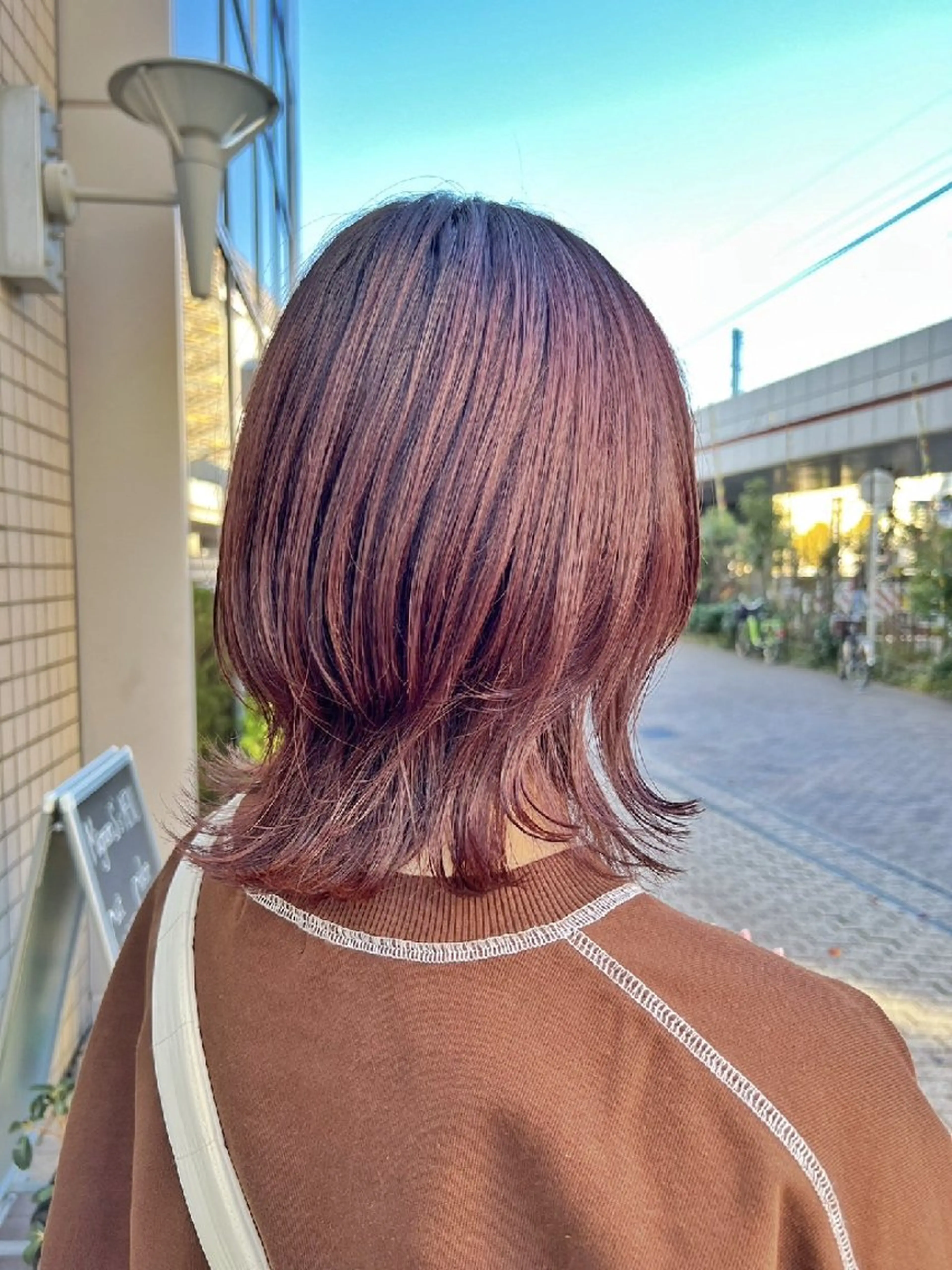 ミディアム パープルカラー ウルフカット カット ヘアカラー トリートメント 成瀬 サエのヘアスタイル