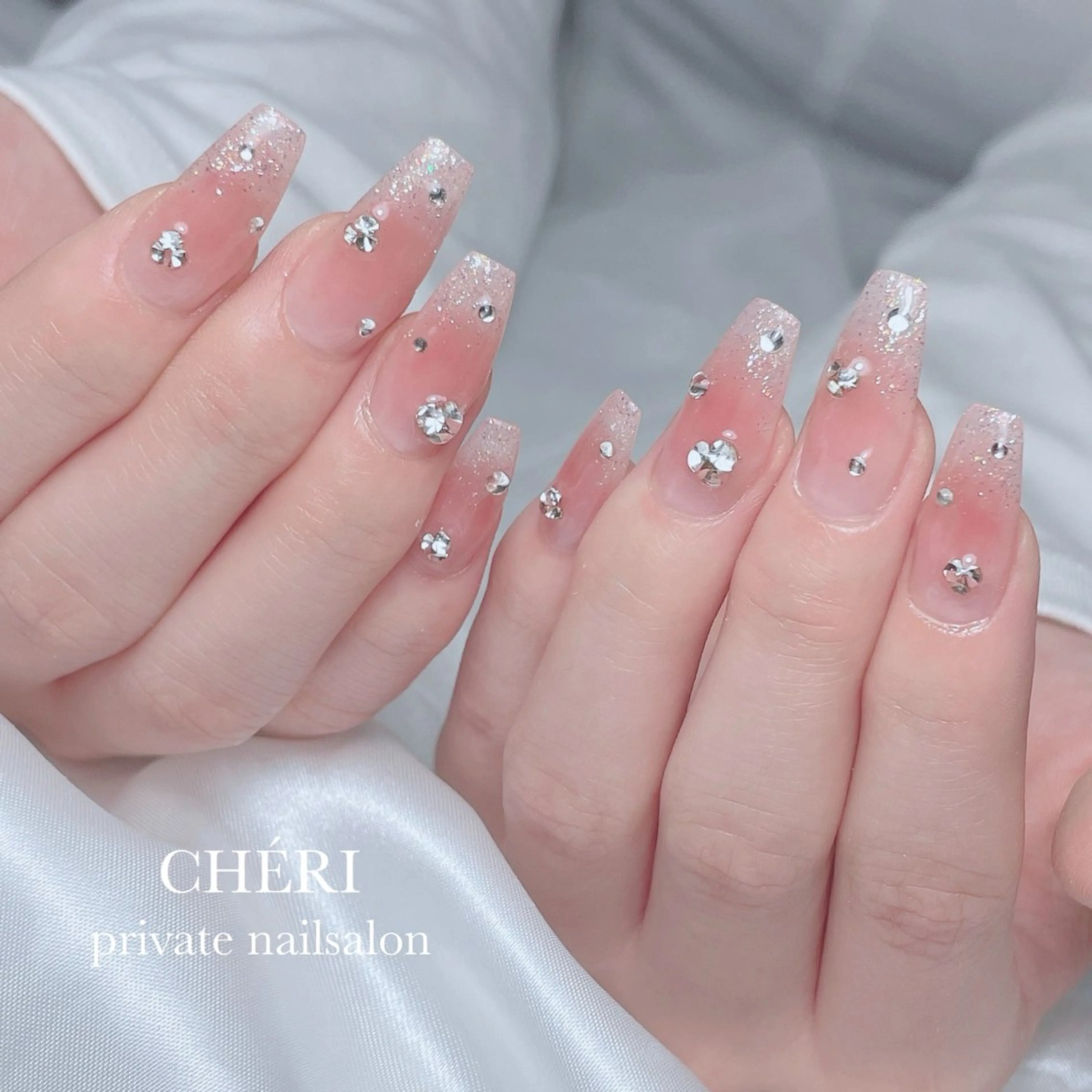 ネイル CHÉRI .のネイルデザイン