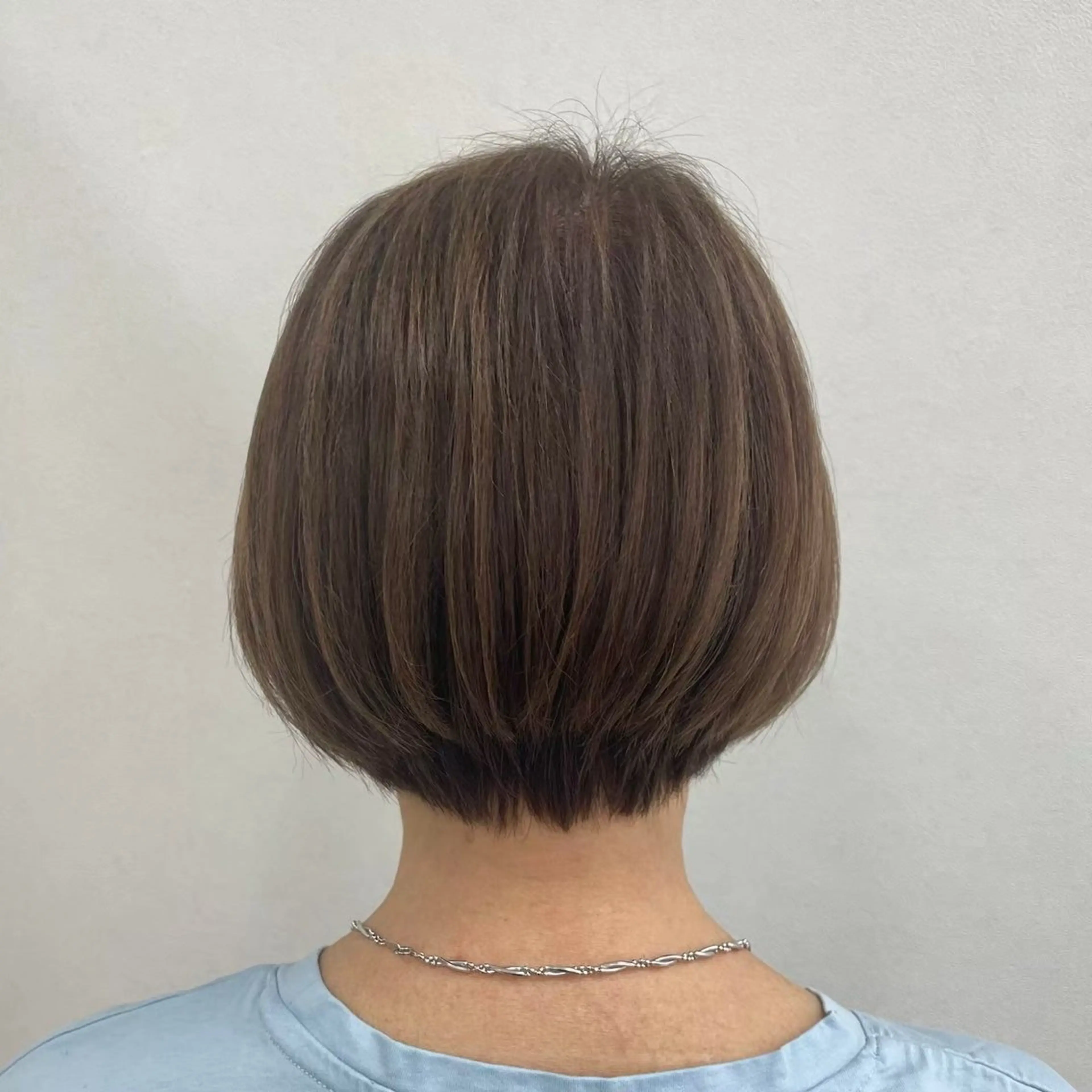 ミディアム ボブ 寺井 萌恵のヘアスタイル