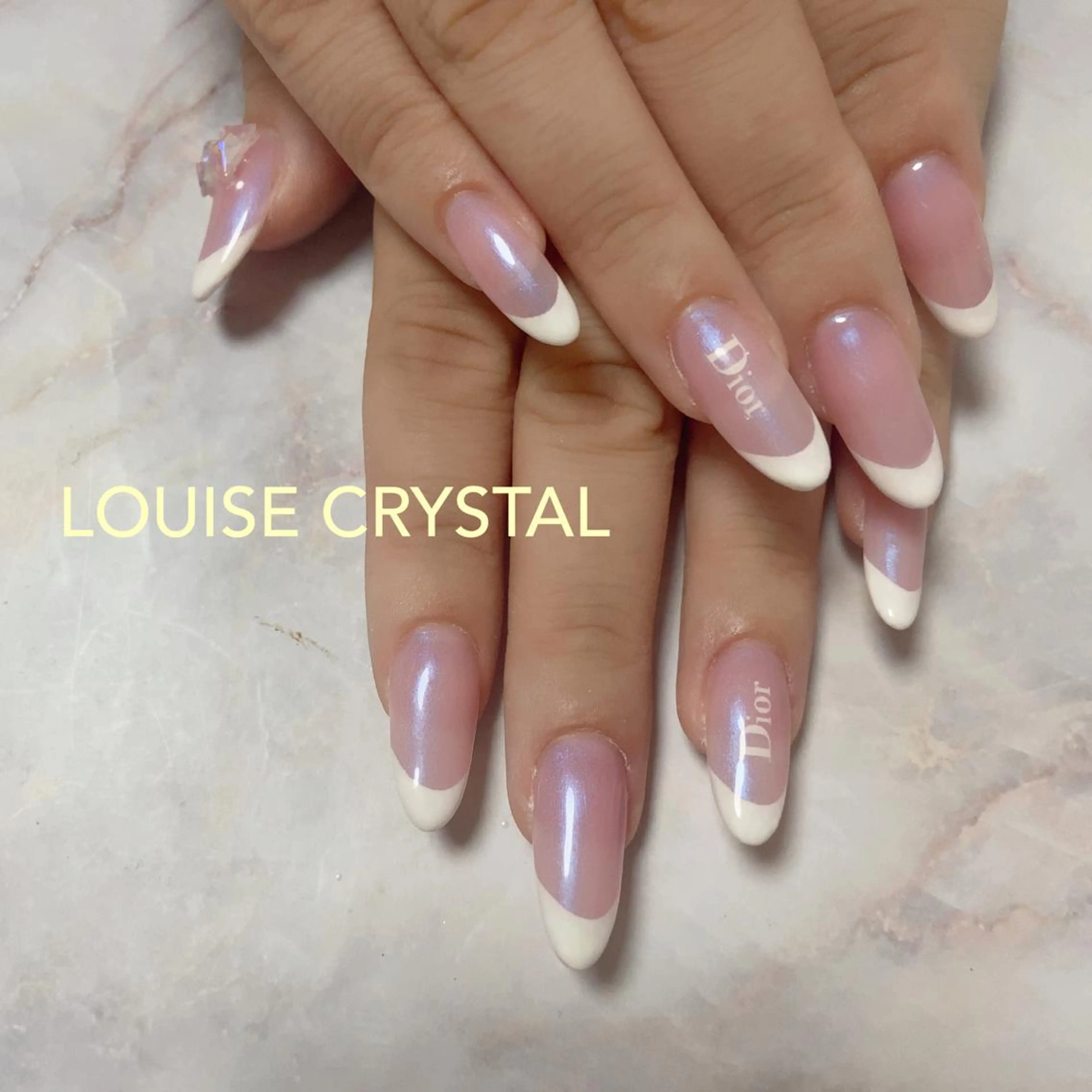 ネイル フレンチネイル ピンク LOUISE CRYSTALのネイルデザイン