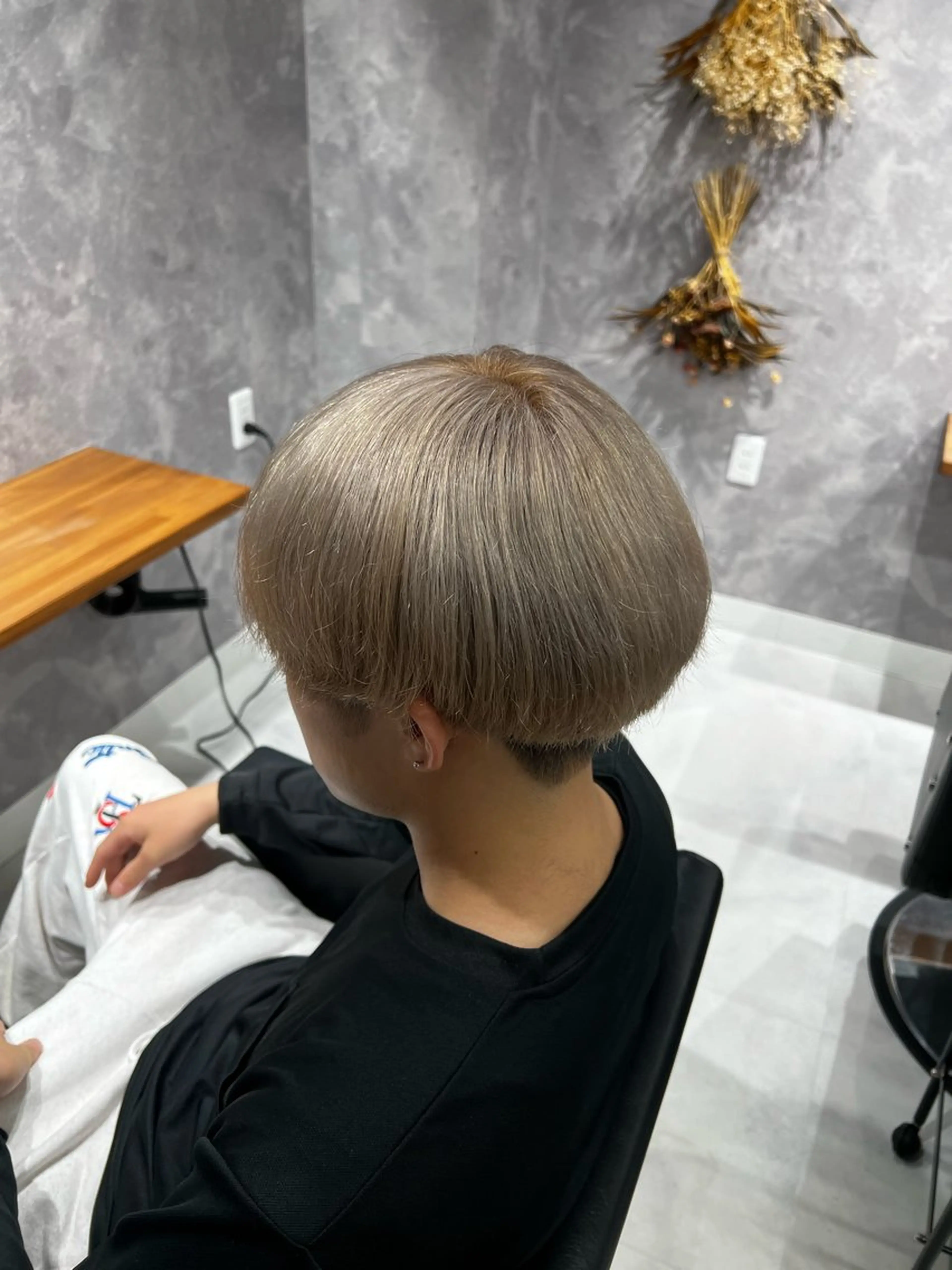 カラー メンズ 萩原 一葉のヘアスタイル