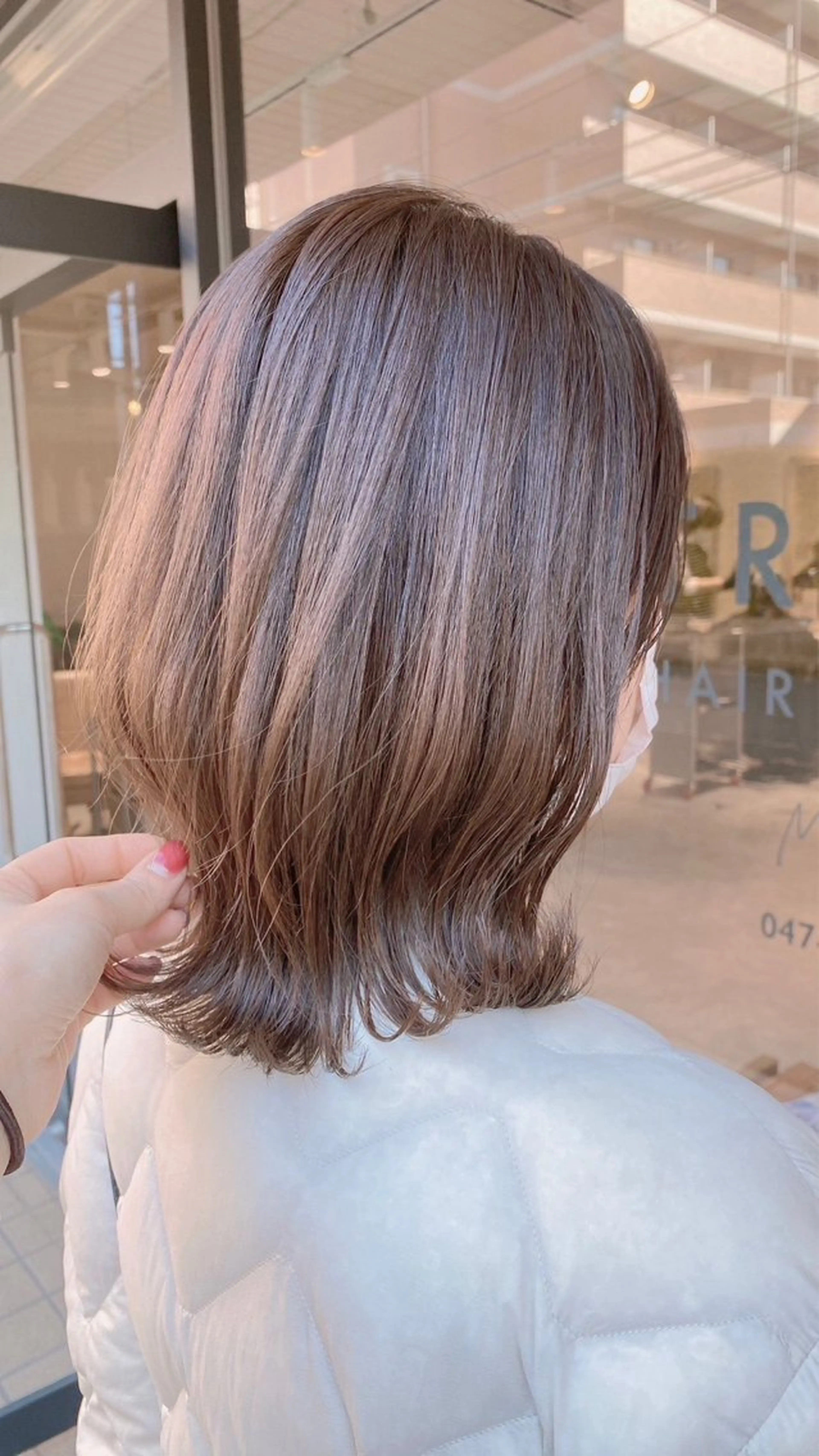 ミディアム カラー 俵 菜月のヘアスタイル