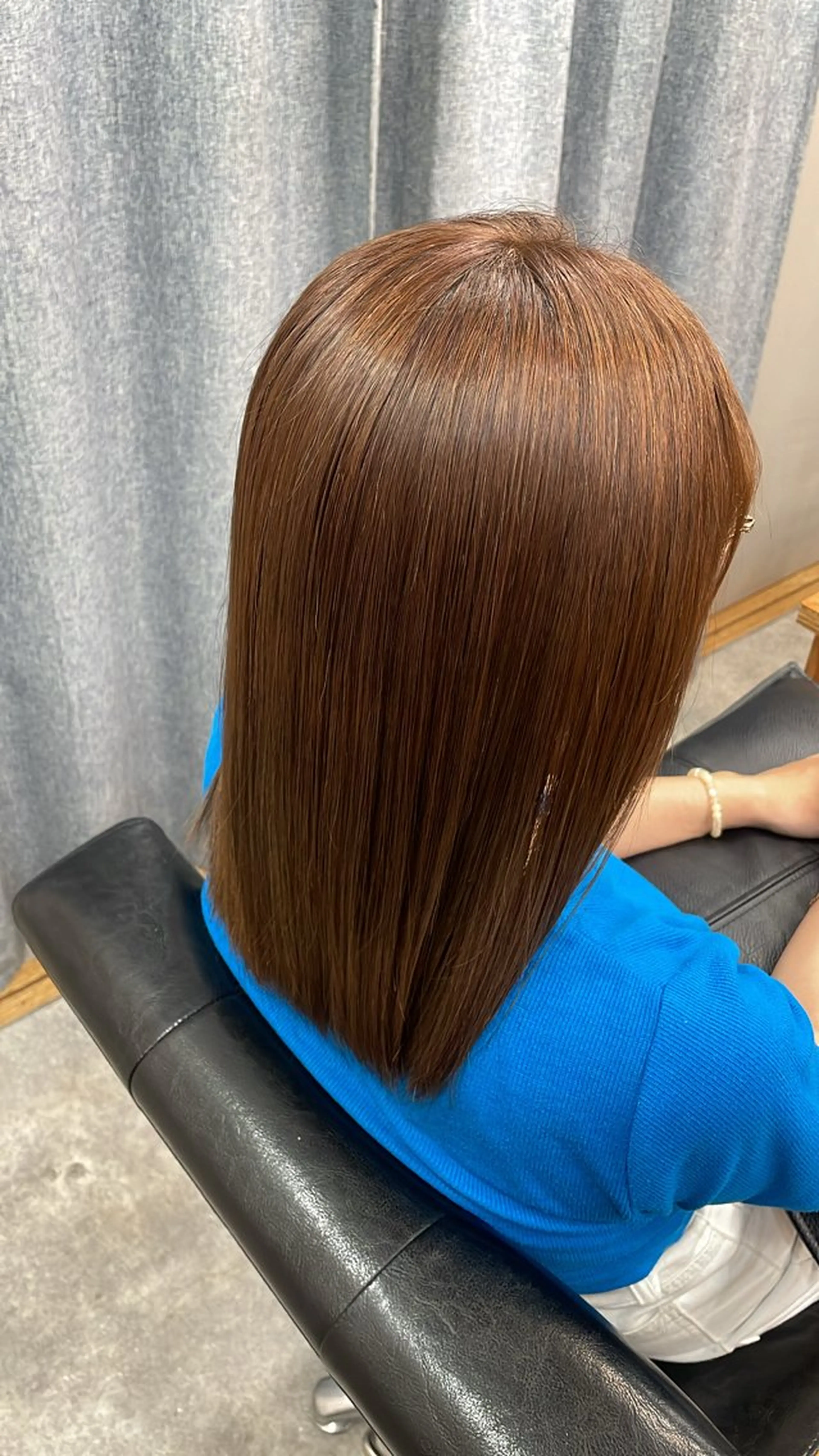 セミロング カラー 荒川 桃花のヘアスタイル