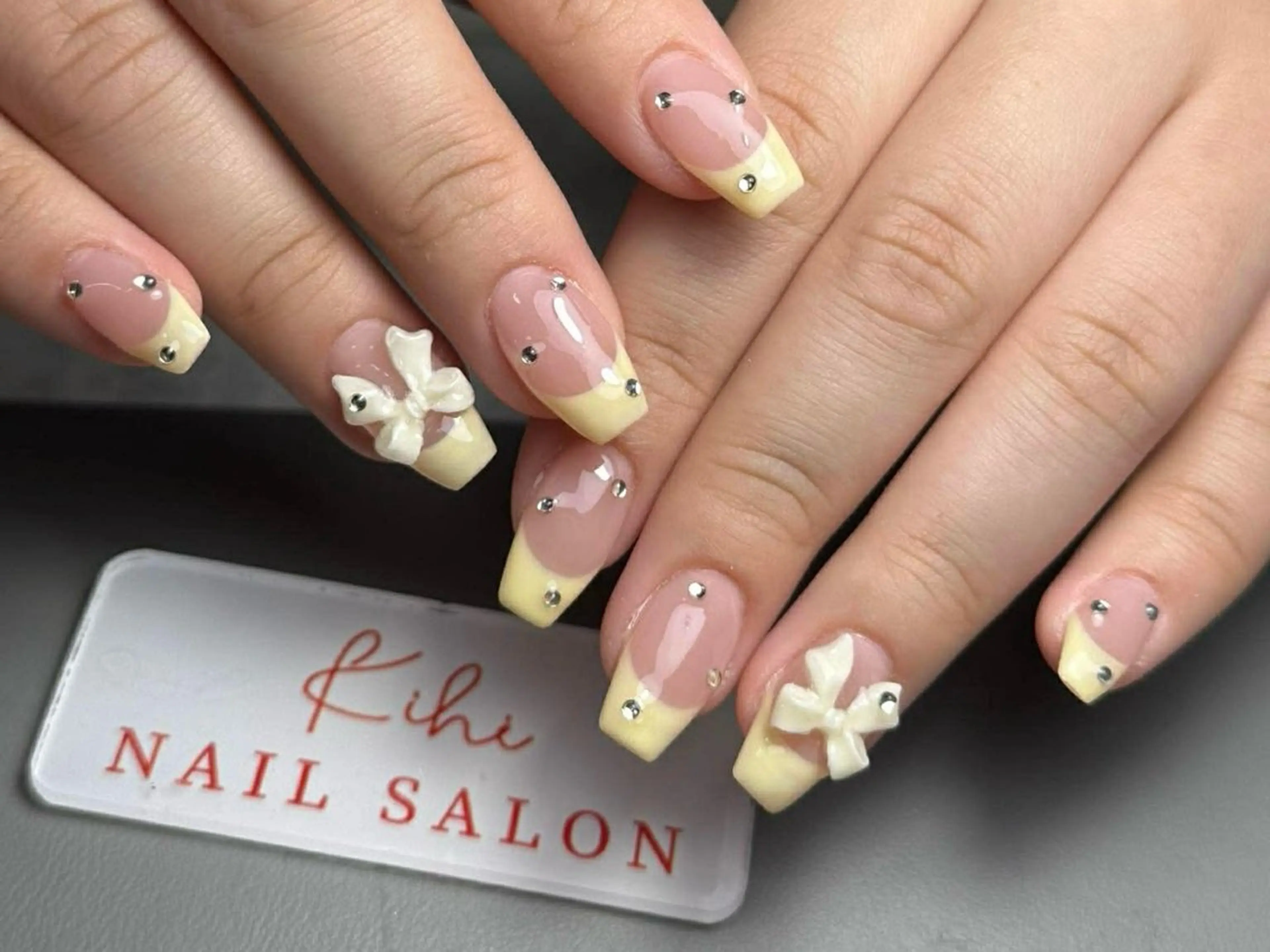 ネイル アートネイル フレンチネイル ジェルネイル グラデーション 韓国ネイル ハンドネイル 💕鈴木ユリ パラジェル/オフ無料のネイルデザイン