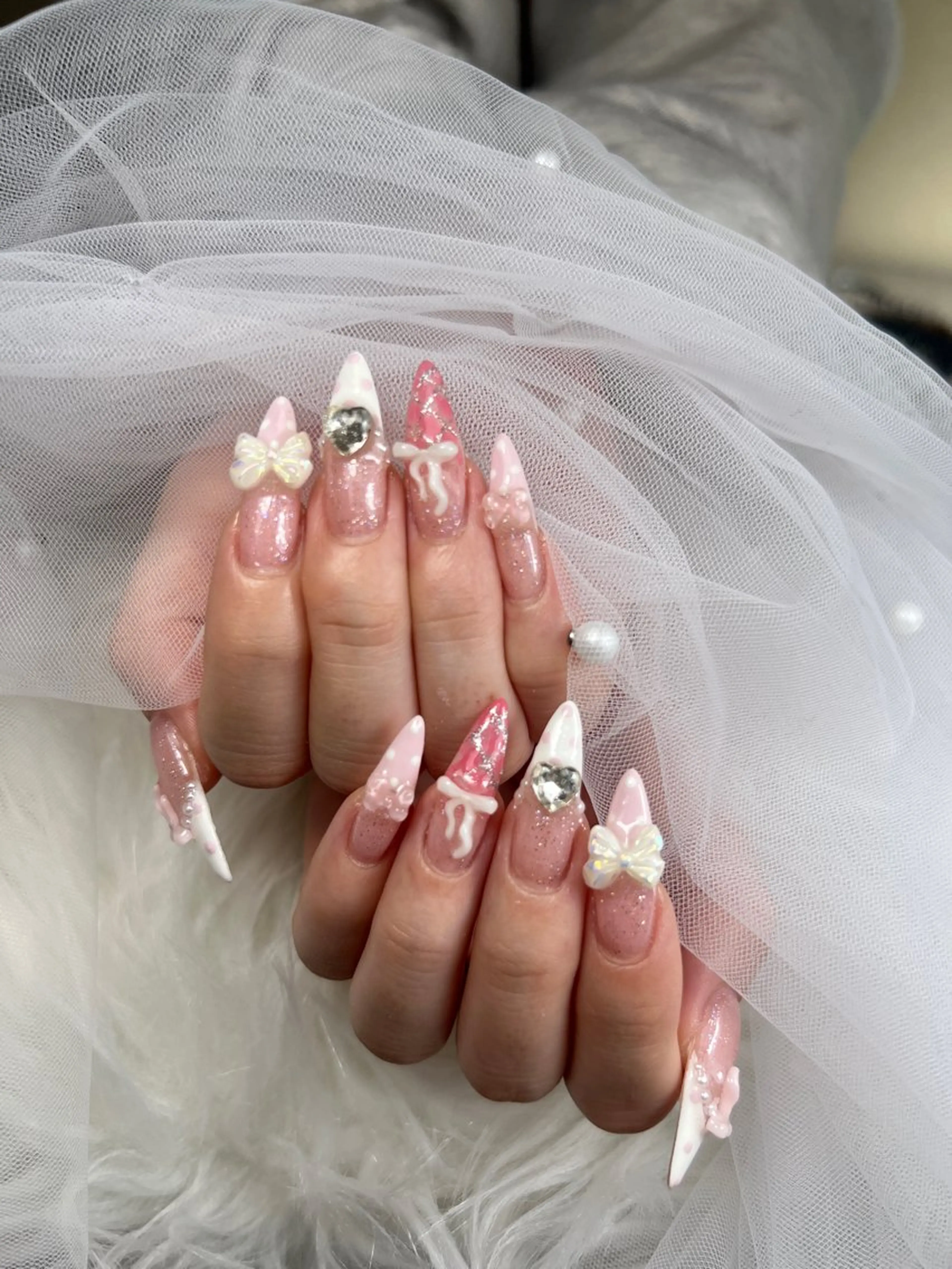 ネイル アートネイル オーロラネイル チークネイル 長さ出し フットネイル ハンドネイル ハンドケア Mio_ Noiranailのネイルデザイン