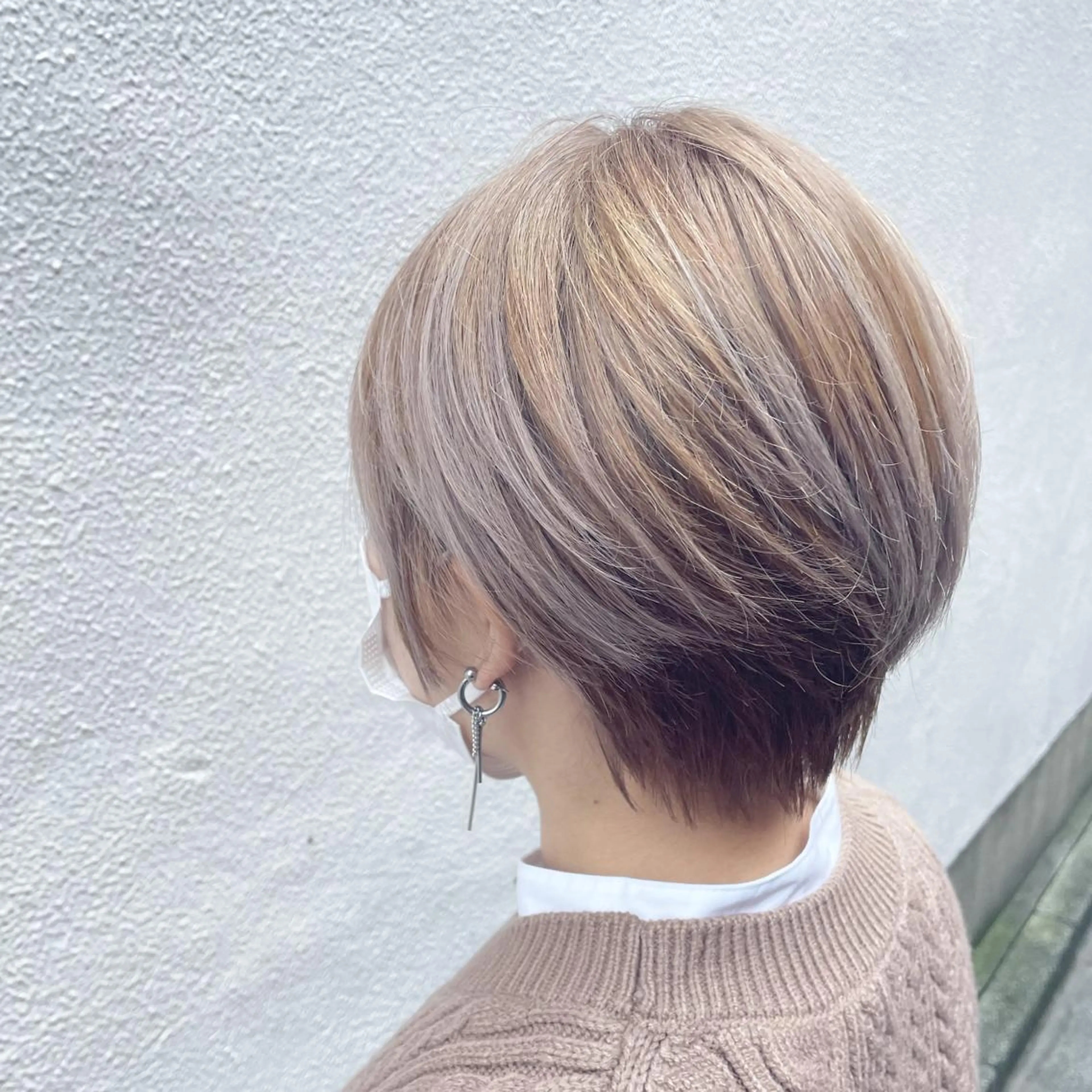 ショート カラー ショートボブ ブリーチ シルバー ボブ ショートヘア Lien's💜 SESHIRUのヘアスタイル