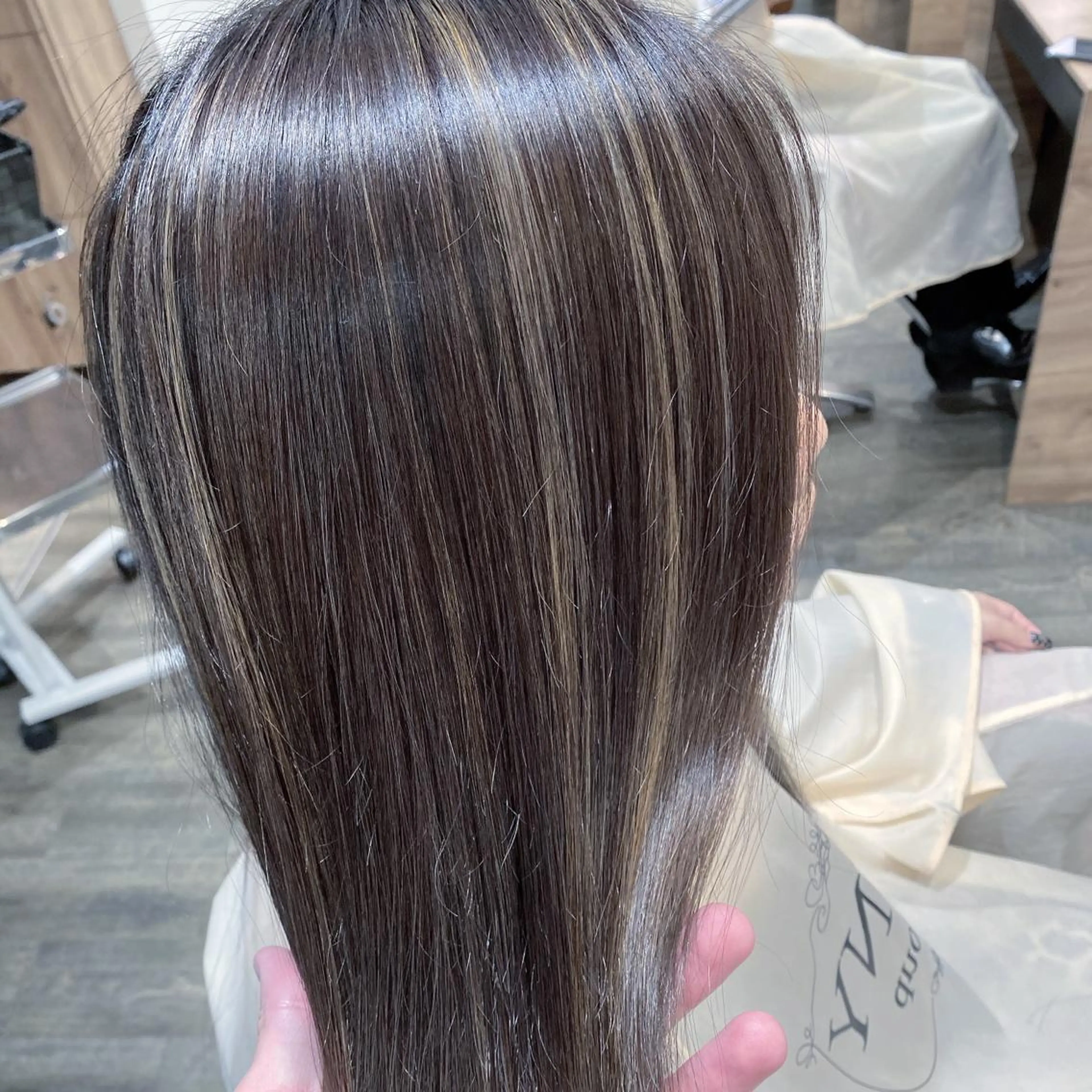 セミロング カラー 髪質改善カラー韓国風 レイヤーtudaのヘアスタイル