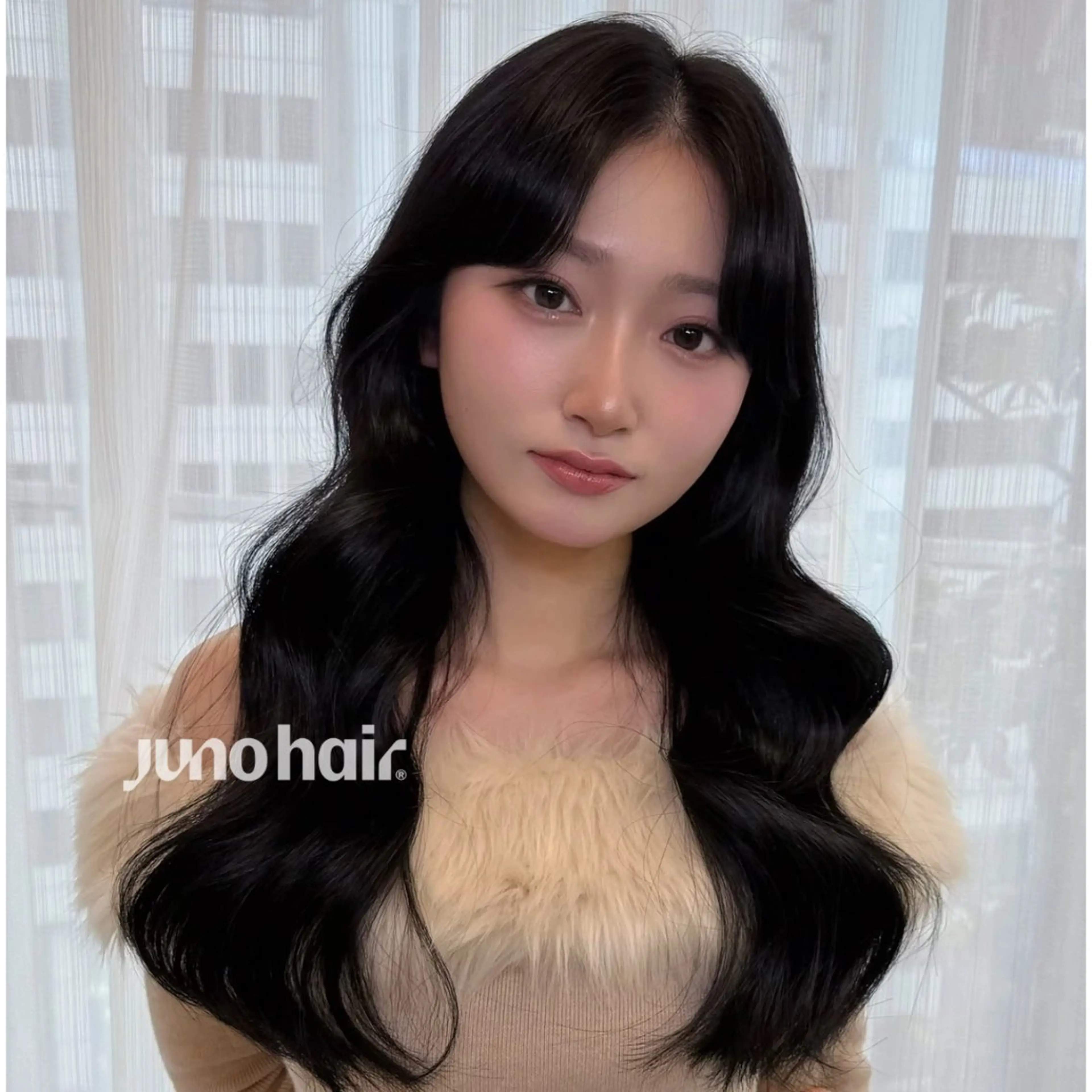 ロング カラー 黒髪 ヨシンモリ 韓国風ヘア 小顔カット カット ヘアカラー 韓国レイヤー🪽 無重力パーマナツキのヘアスタイル