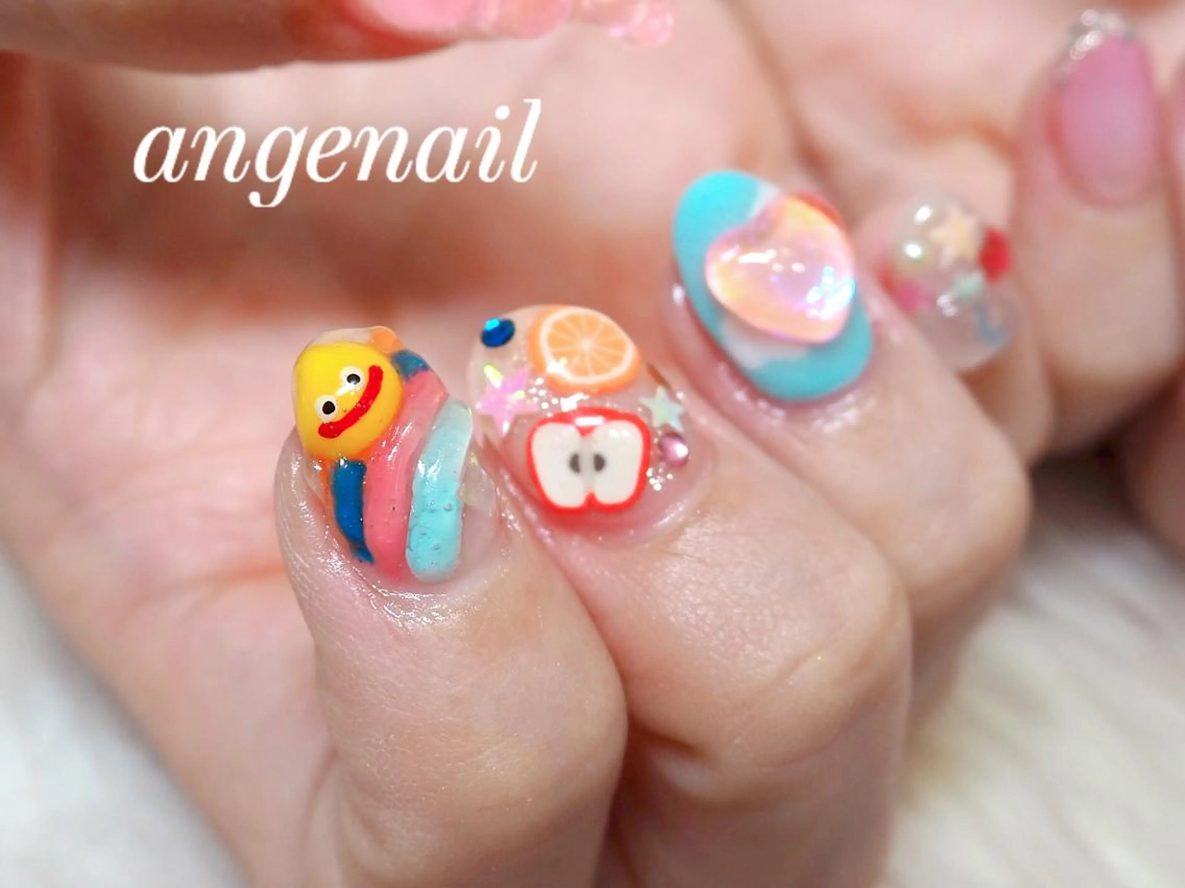 ネイル ハンドネイル オーナーネイリスト MAKIのネイルデザイン