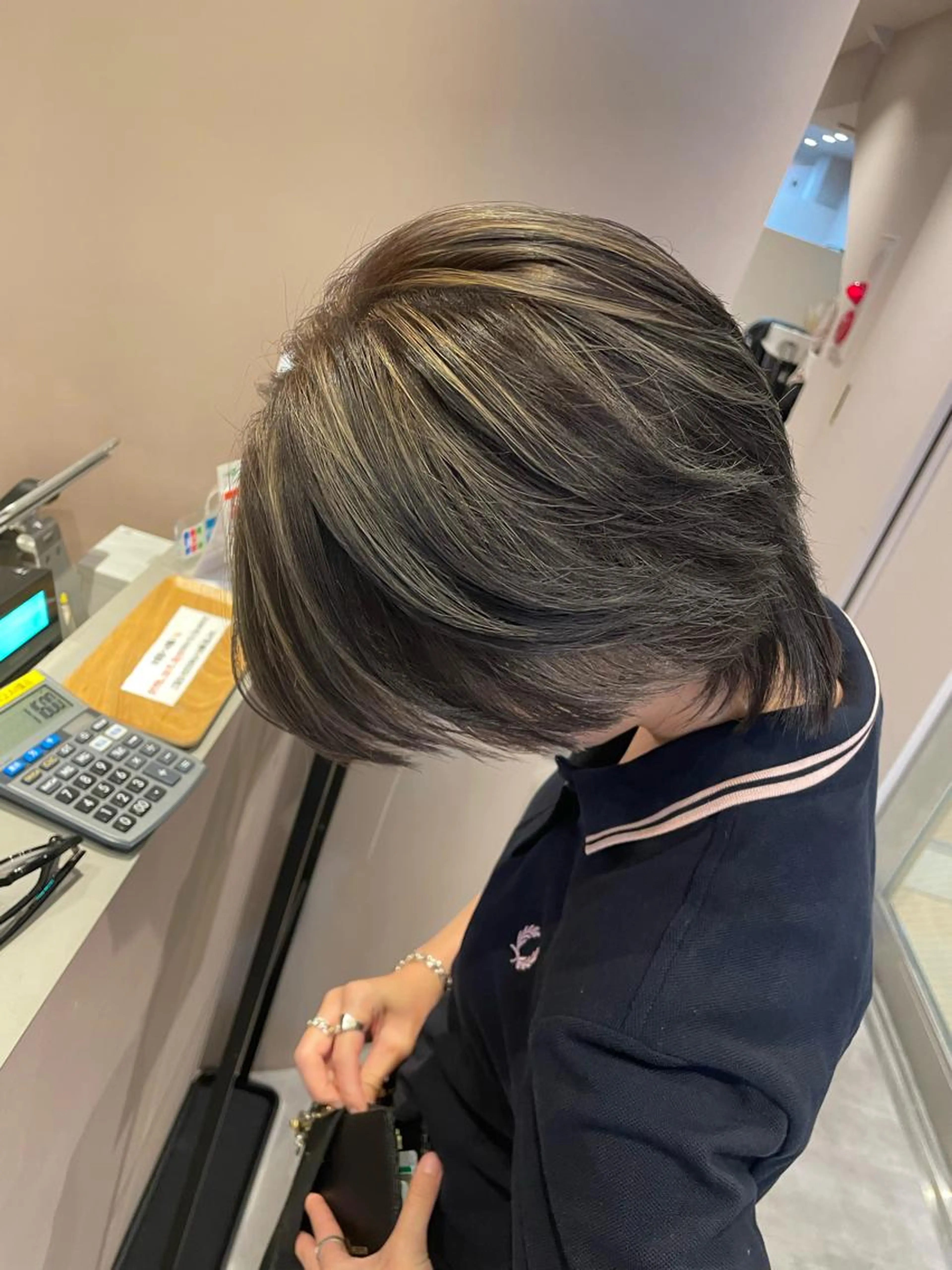 カット+ハイライトカラーの写真