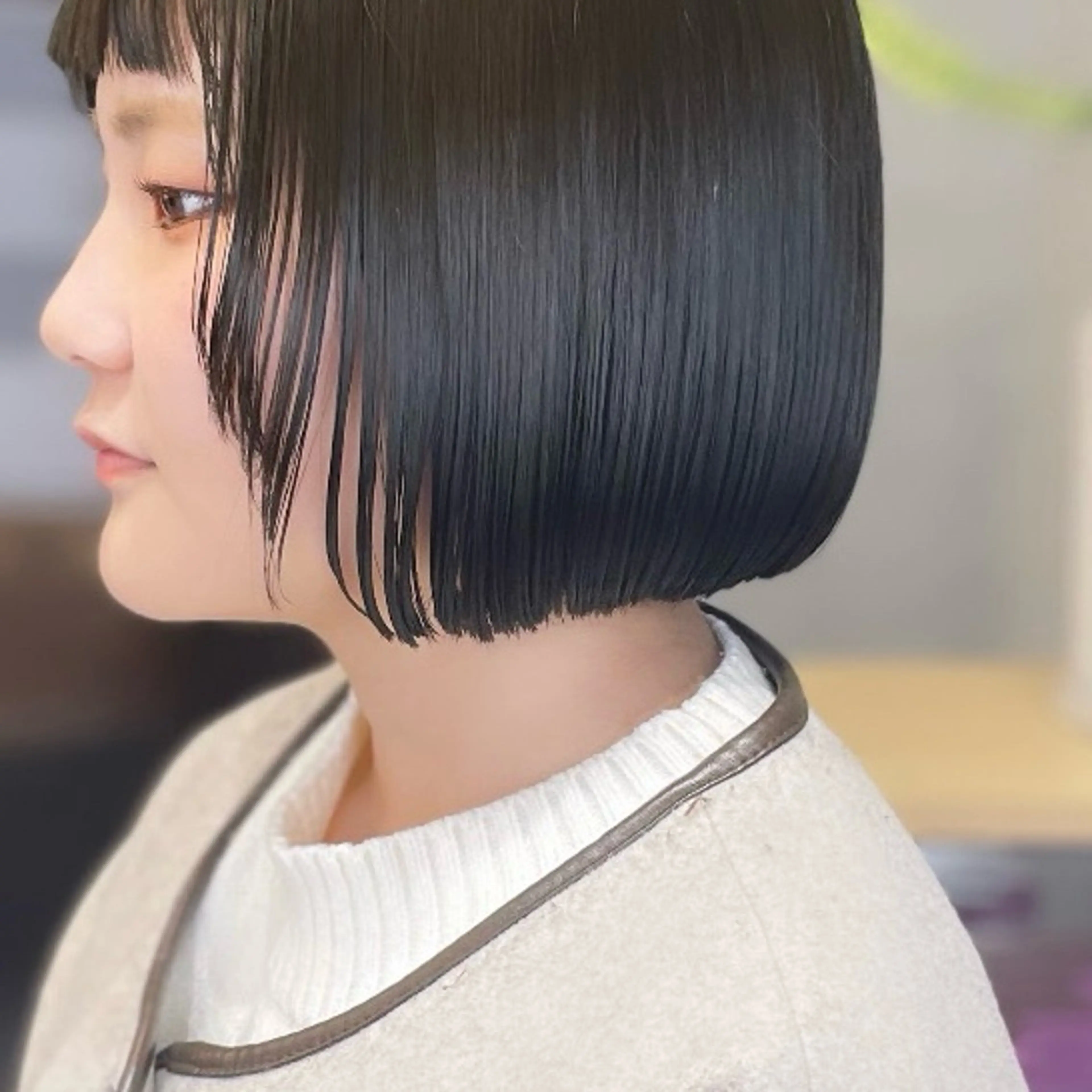 ショート カラー グレージュ オリーブグレージュ オリーブグレー ボブ カット ヘアカラー Rui/透明感カラー 暖色/レイヤーカットのヘアスタイル