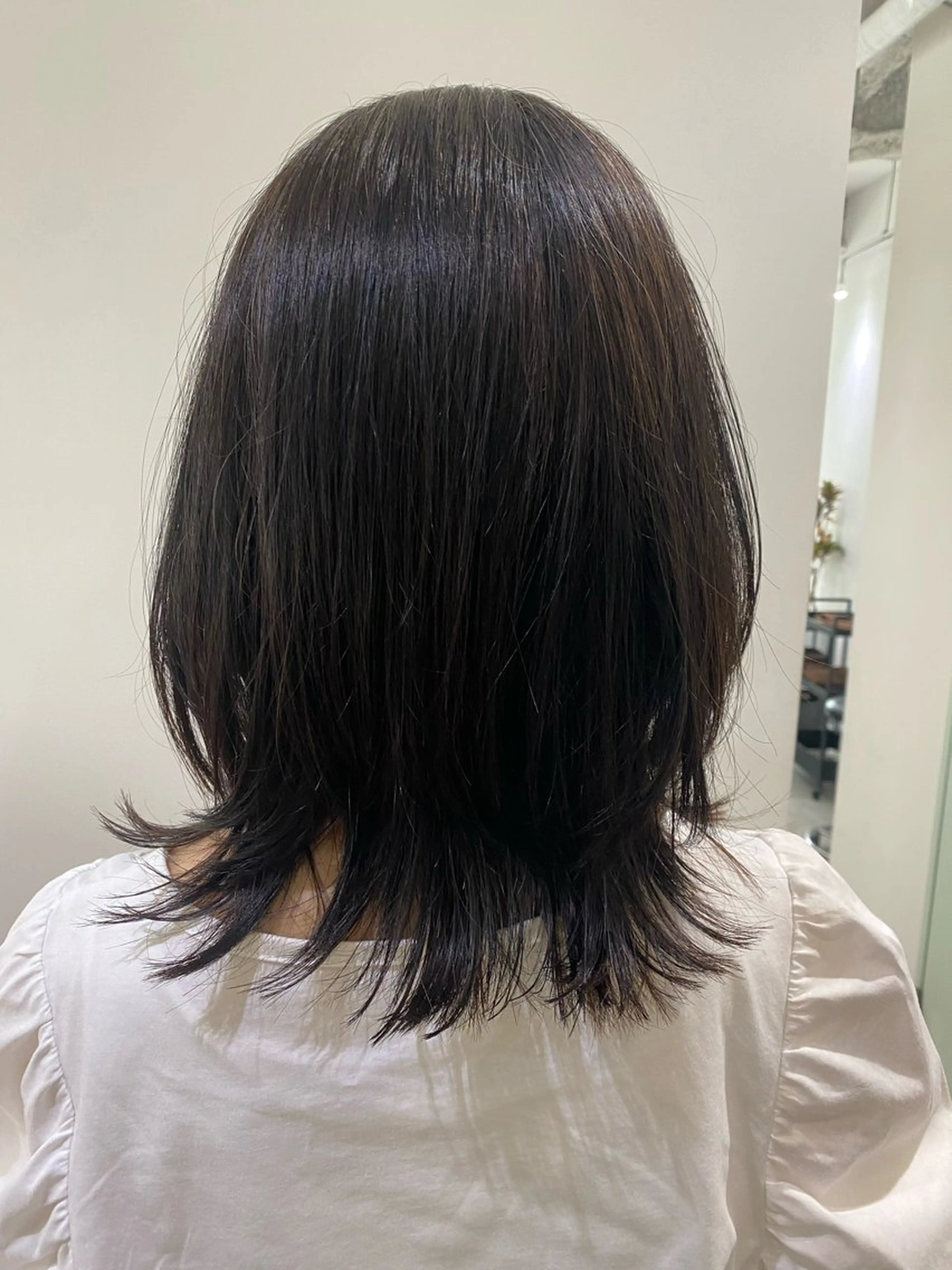 ミディアム 山川 佳奈のヘアスタイル