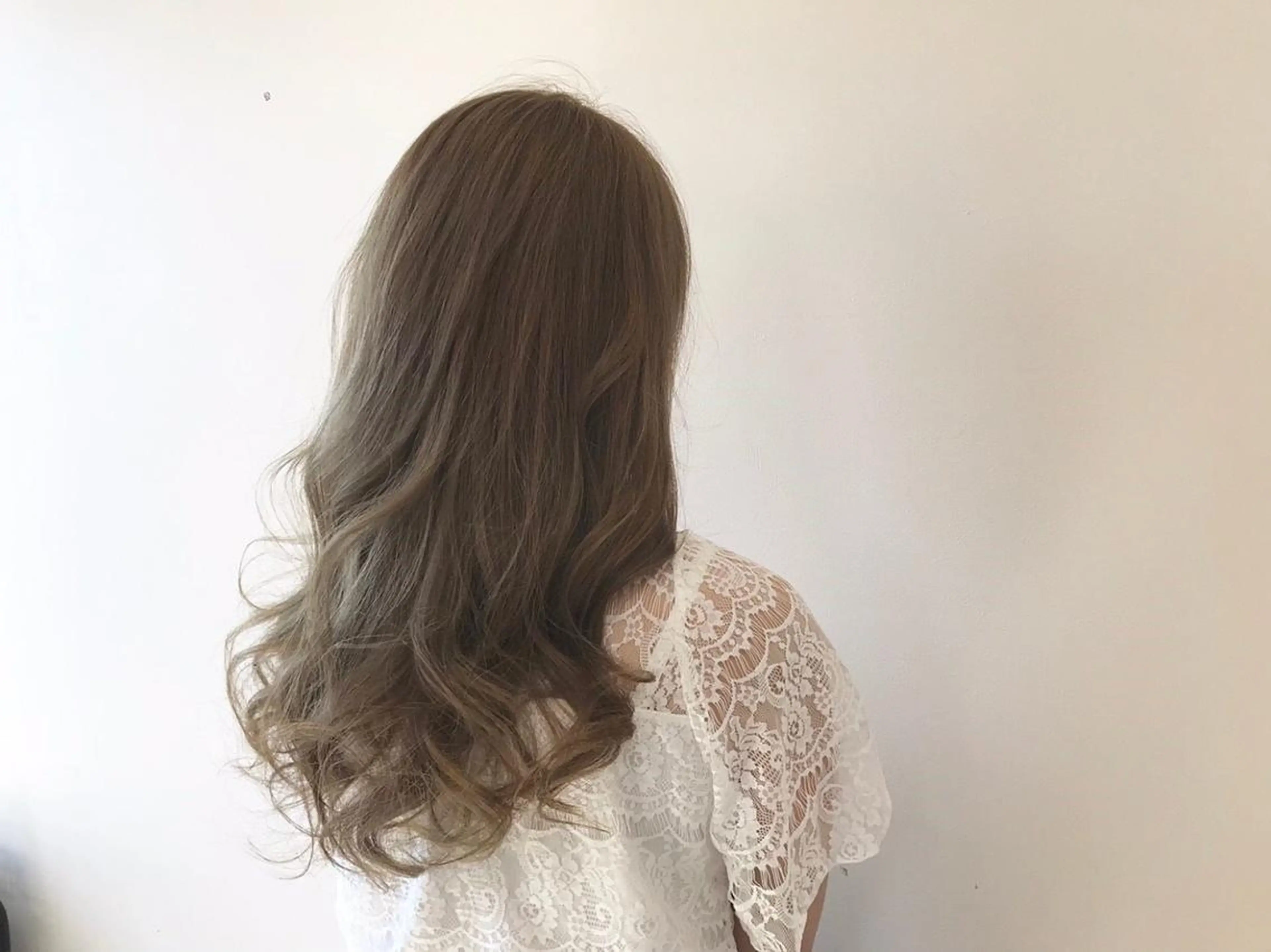 カラー デザインカラー Lienのヘアスタイル