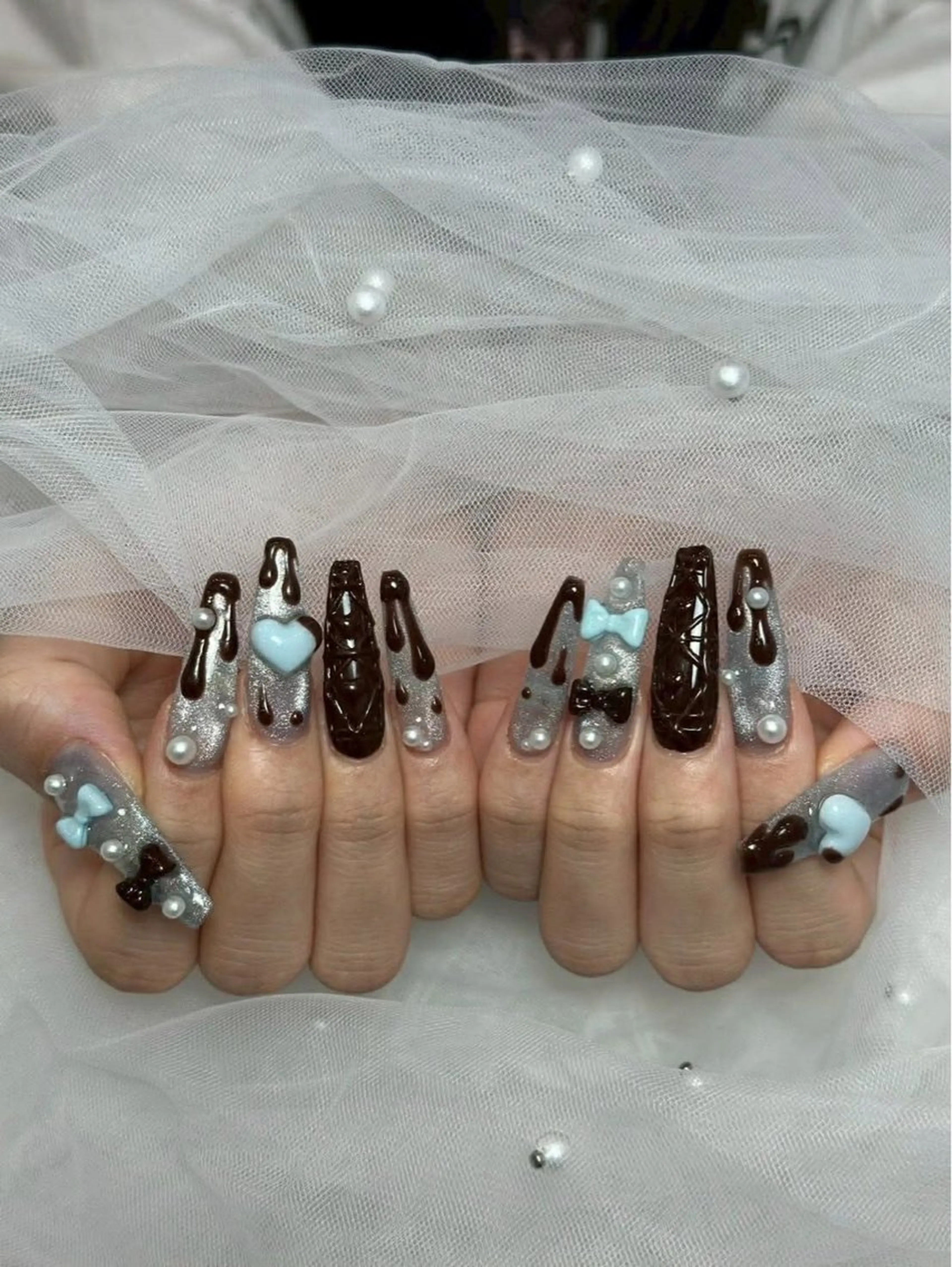 ネイル アートネイル オーロラネイル チークネイル 長さ出し フットネイル ハンドネイル ハンドケア Mio_ Noiranailのネイルデザイン