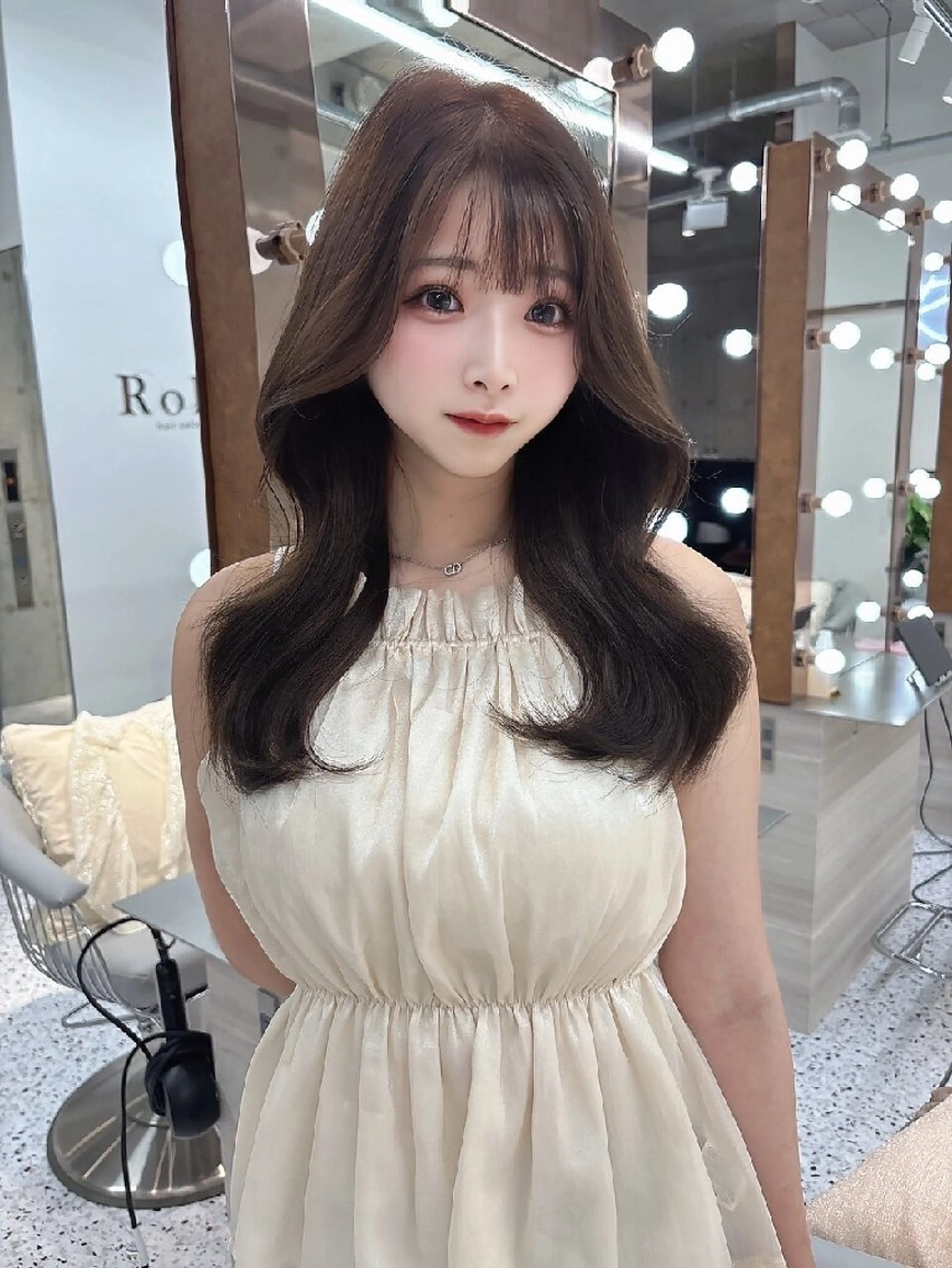 カラー ロング カット ヘアカラー トリートメント Lond Roleのヘアスタイル