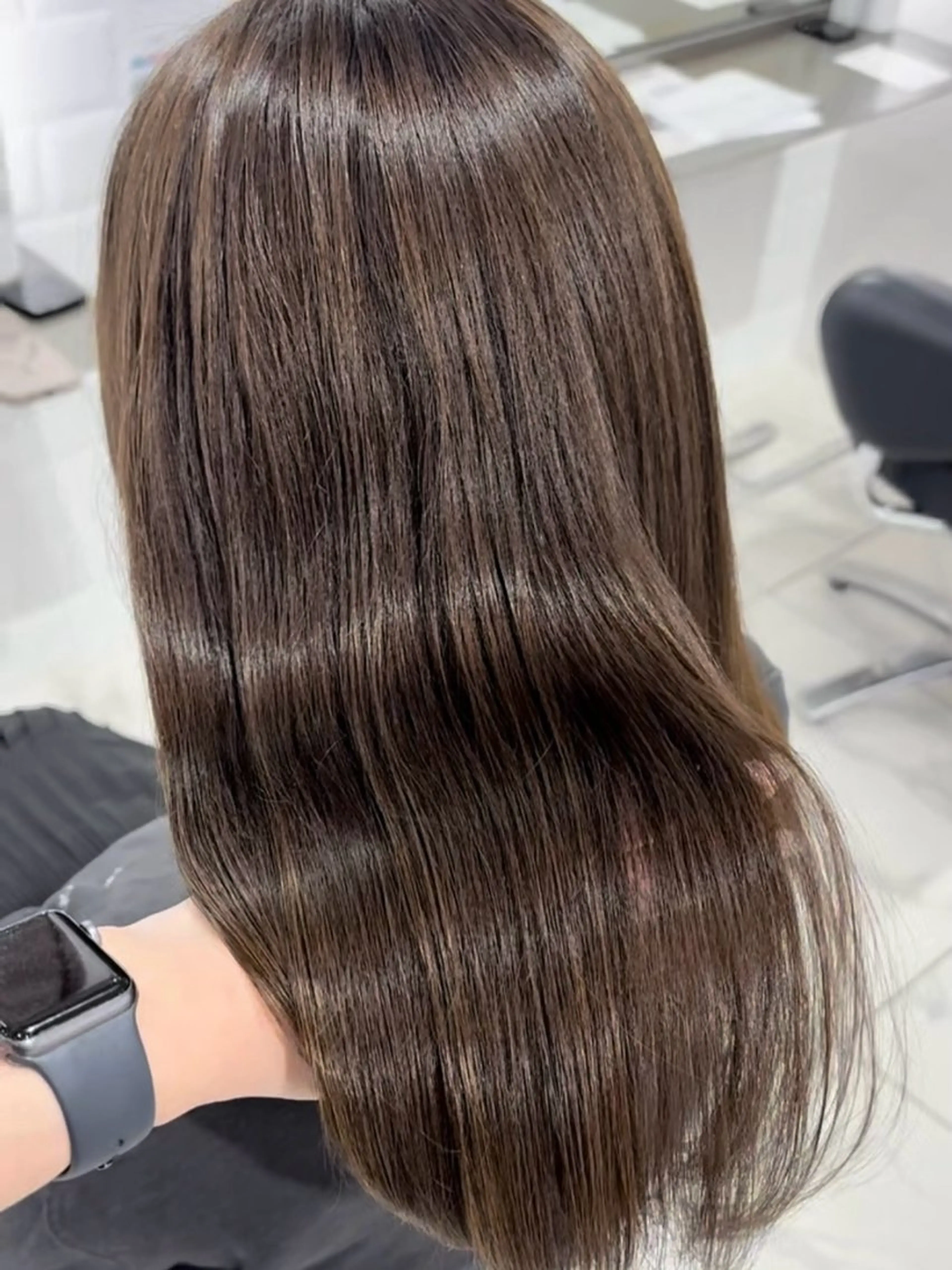 セミロング カラー グレージュ 透明感艶カラー/ 岡田澪香のヘアスタイル