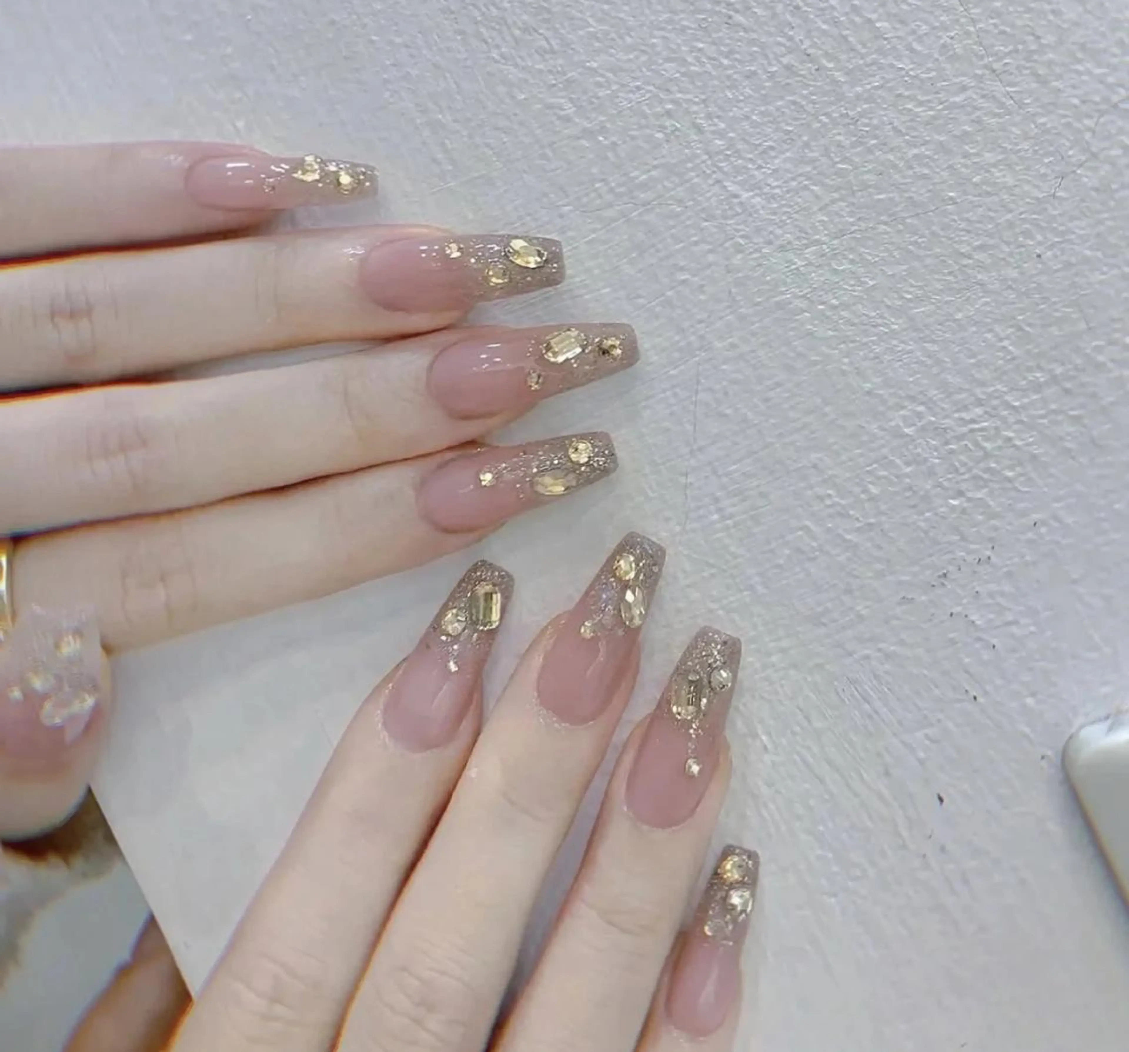 ネイル アートネイル 長さ出し ネイルチップ Queens PUPUのネイルデザイン