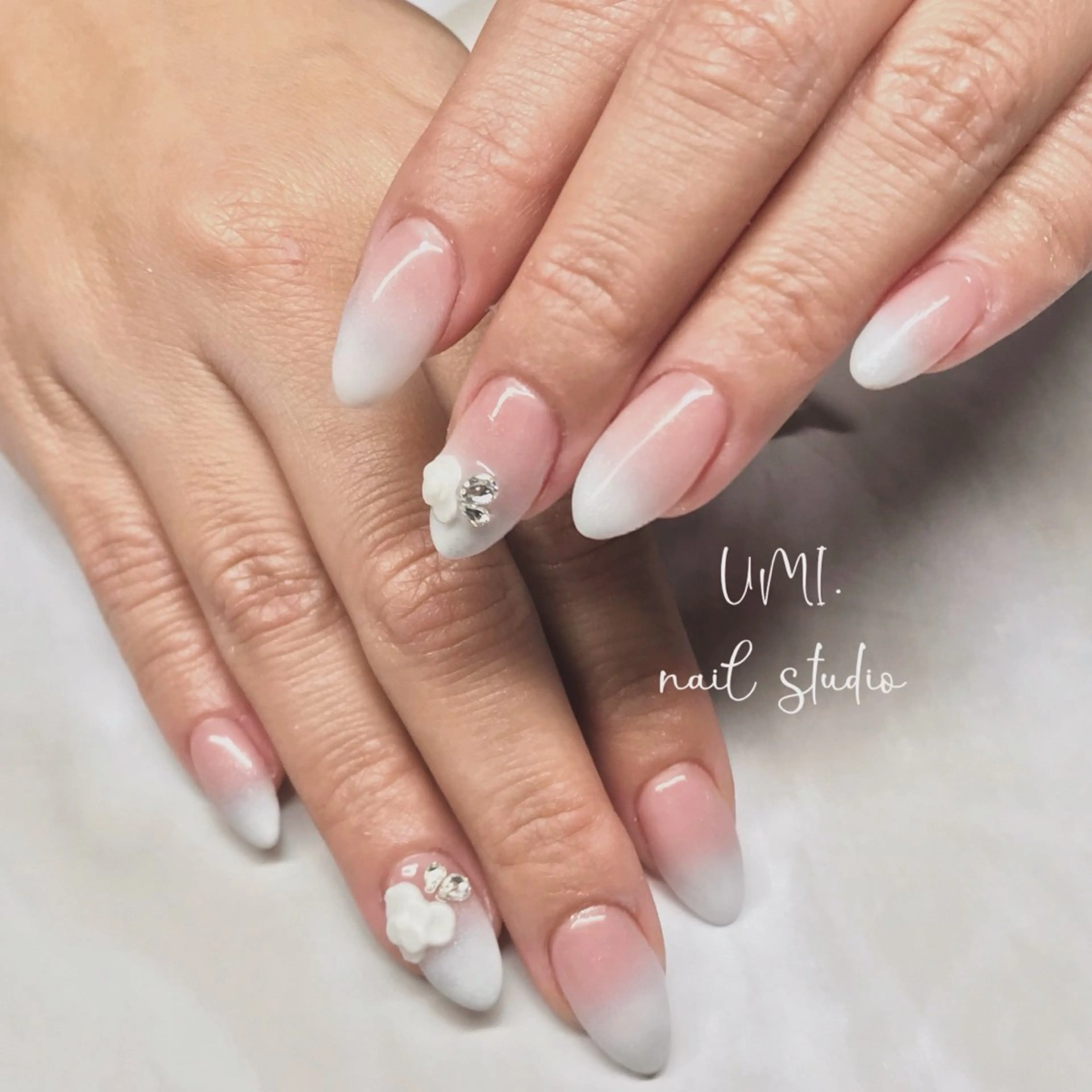 ネイル グラデーション オフィスネイル シンプルネイル UMI.nail studioのネイルデザイン