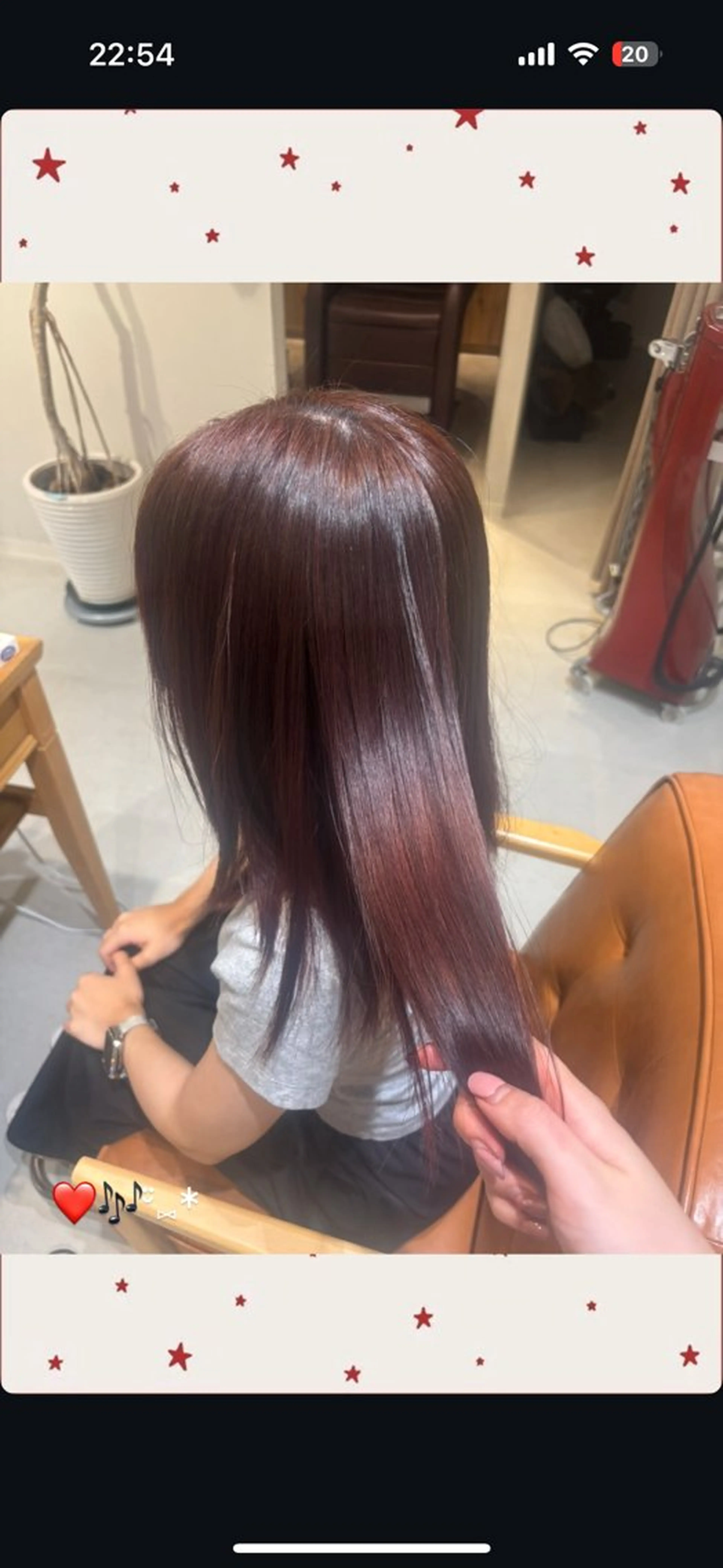 カラー レッドカラー 市川 羽菜のヘアスタイル