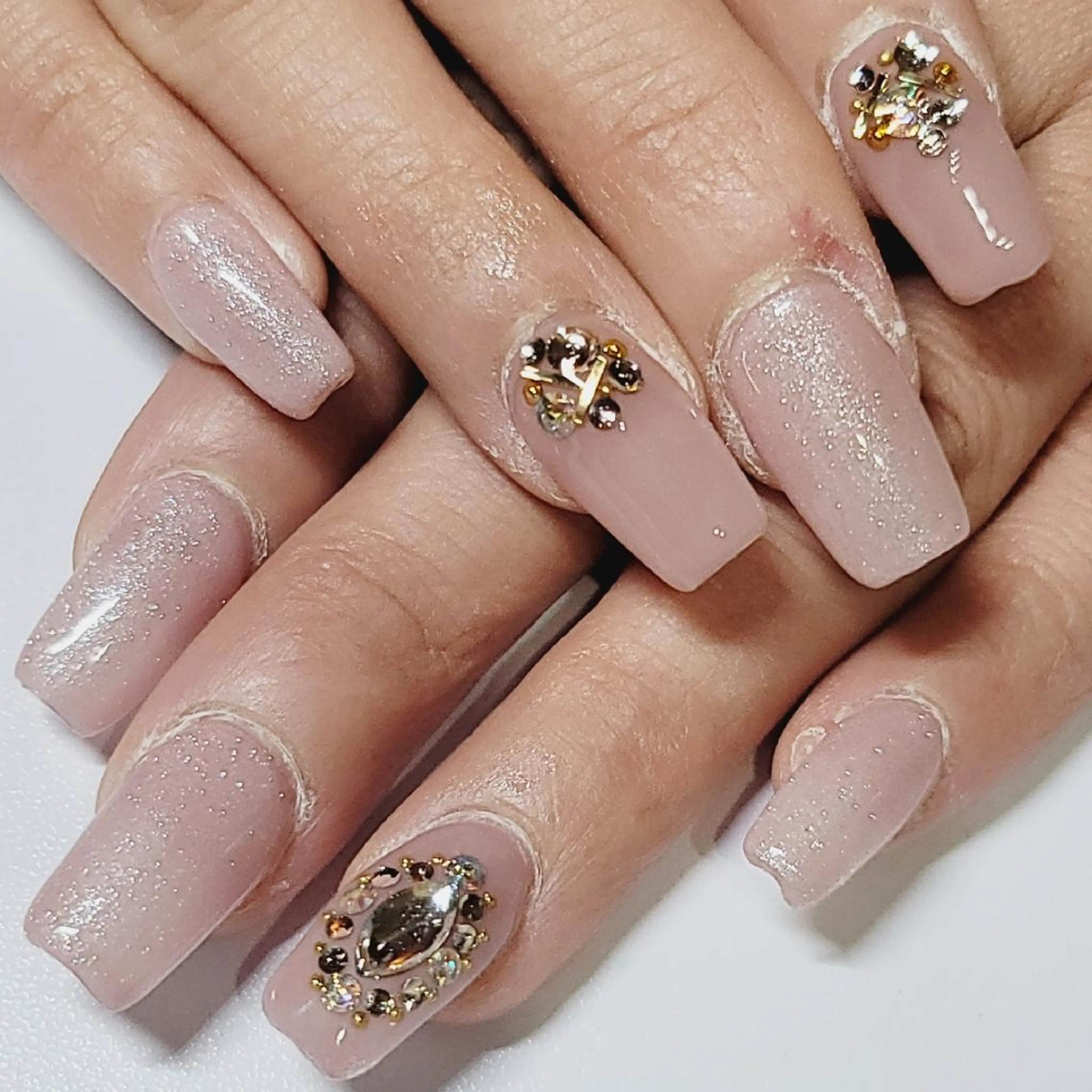 ネイル アートネイル マットネイル ピンク ピンクベージュ ストーンネイル ハンドネイル よしだ ひろきのネイルデザイン