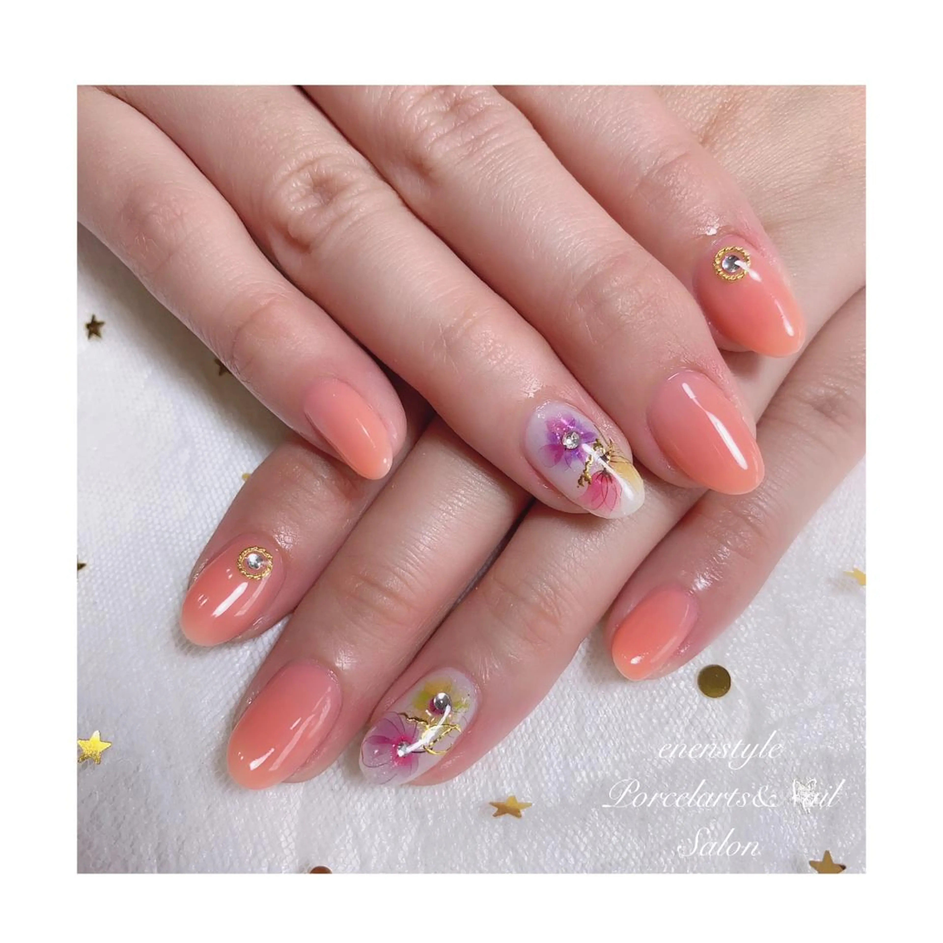 ミディアム ネイル ジェルネイル ニュアンスネイル オフィスネイル ワンカラーネイル パラジェル ハンドネイル 👑enen style👑のネイルデザイン