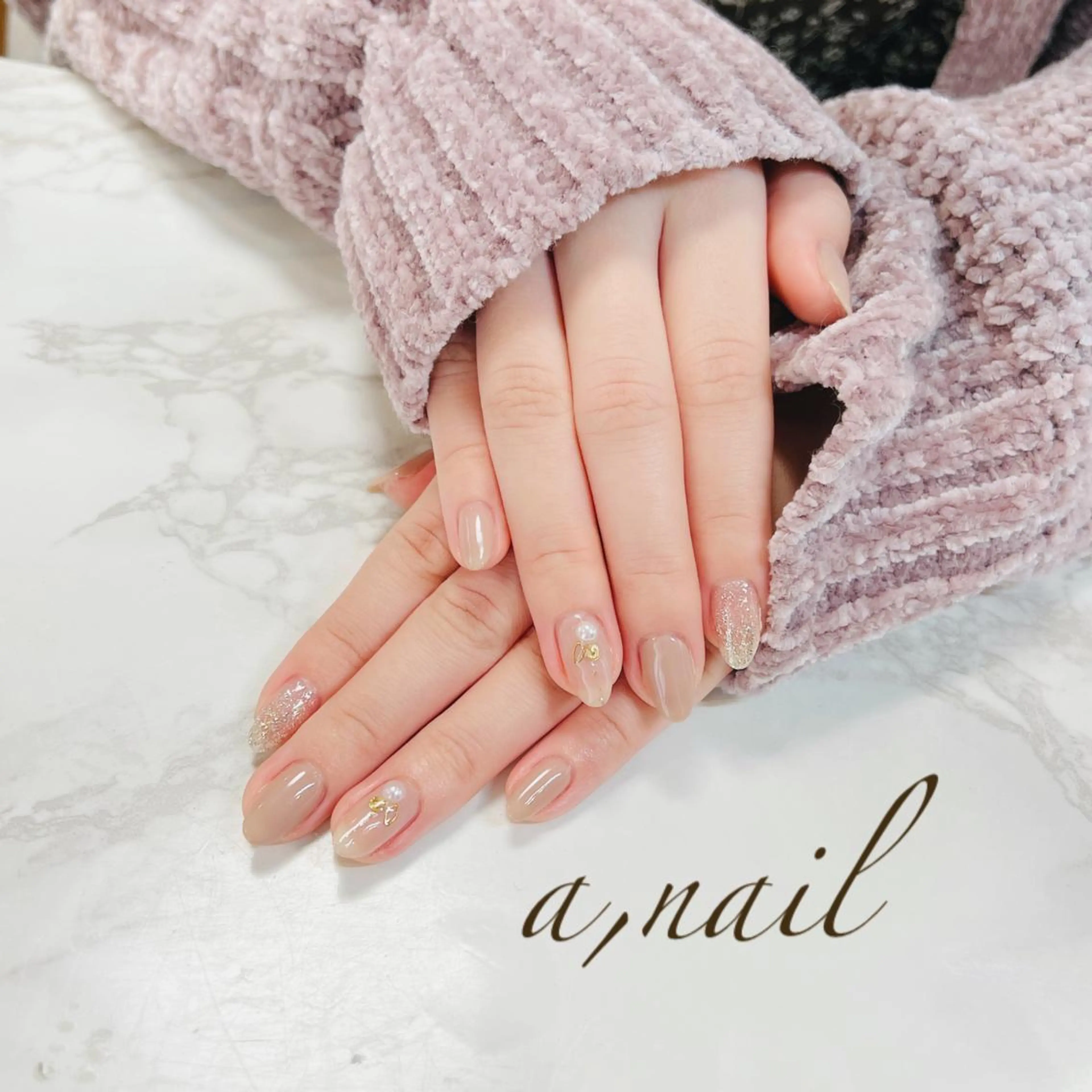 ネイル フットネイル ジェルネイル グラデーション キラキラネイル オフィスネイル ハンドネイル ネイルサロン エーネイルのネイルデザイン