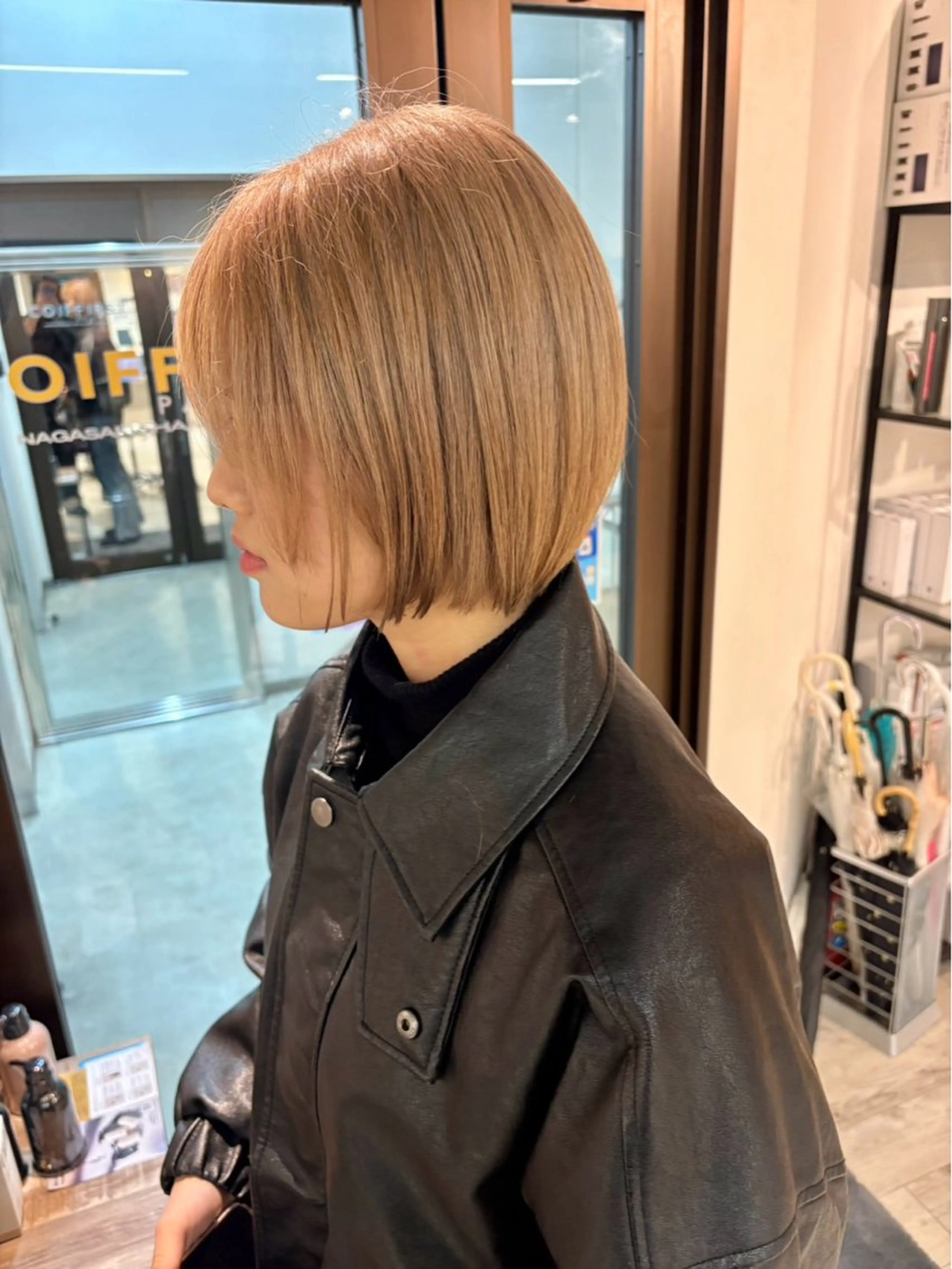 ショート カラー 満岡 聖奈のヘアスタイル
