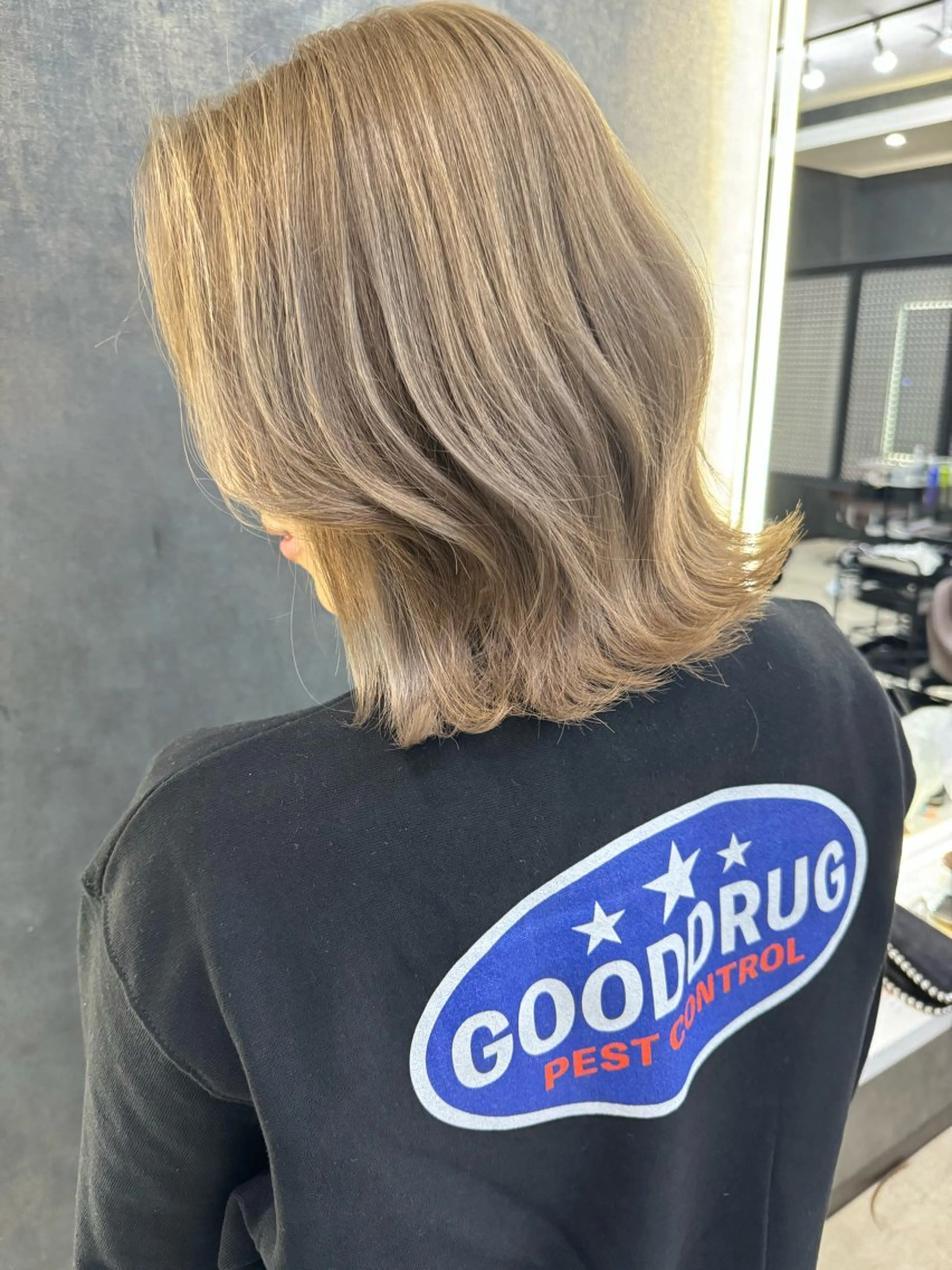 ミディアム カラー ショート×ブリーチ Lyuca/yujiのヘアスタイル