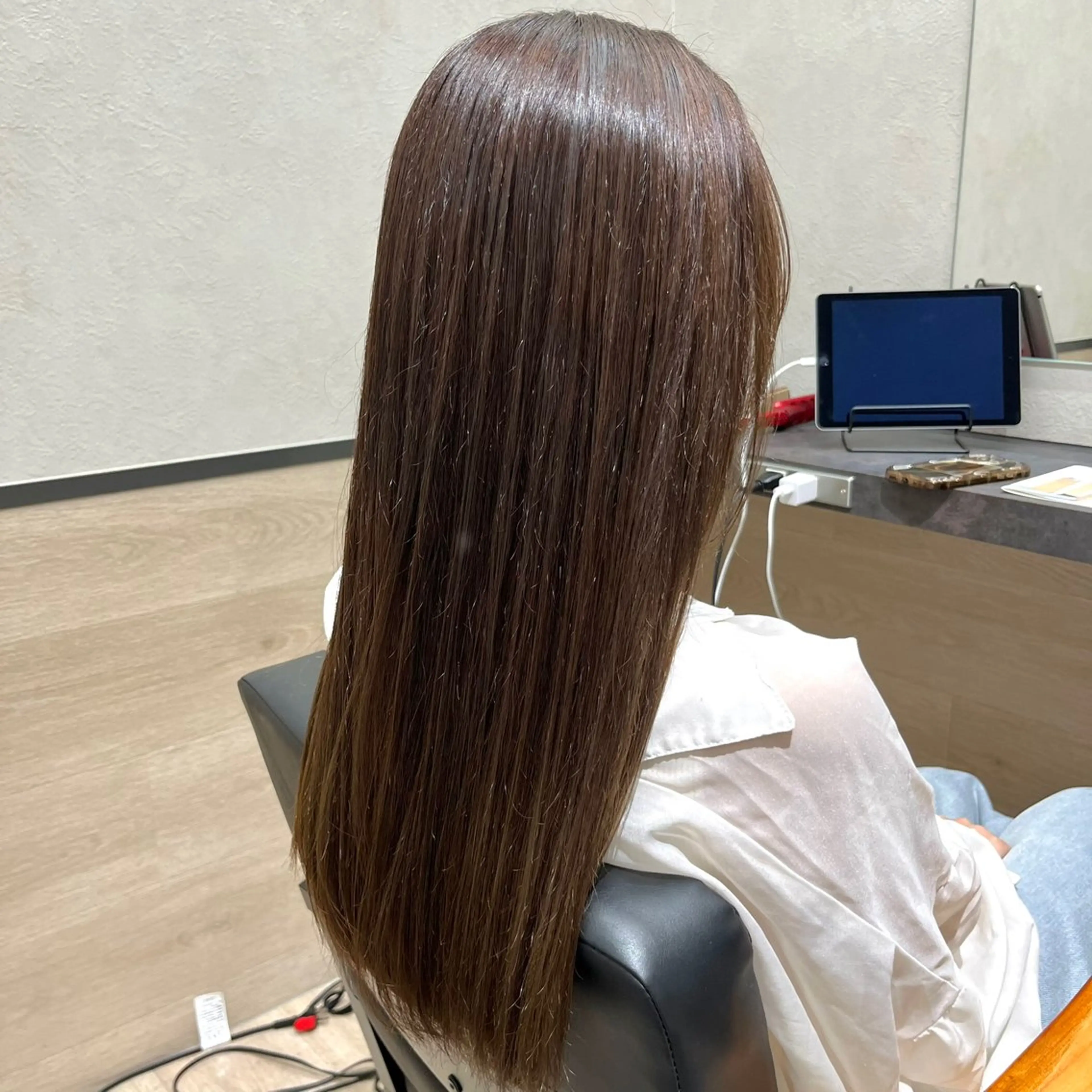 ロング カラー ブリーチ カット ヘアカラー トリートメント 有田裕真 【ブリーチカラー】のヘアスタイル