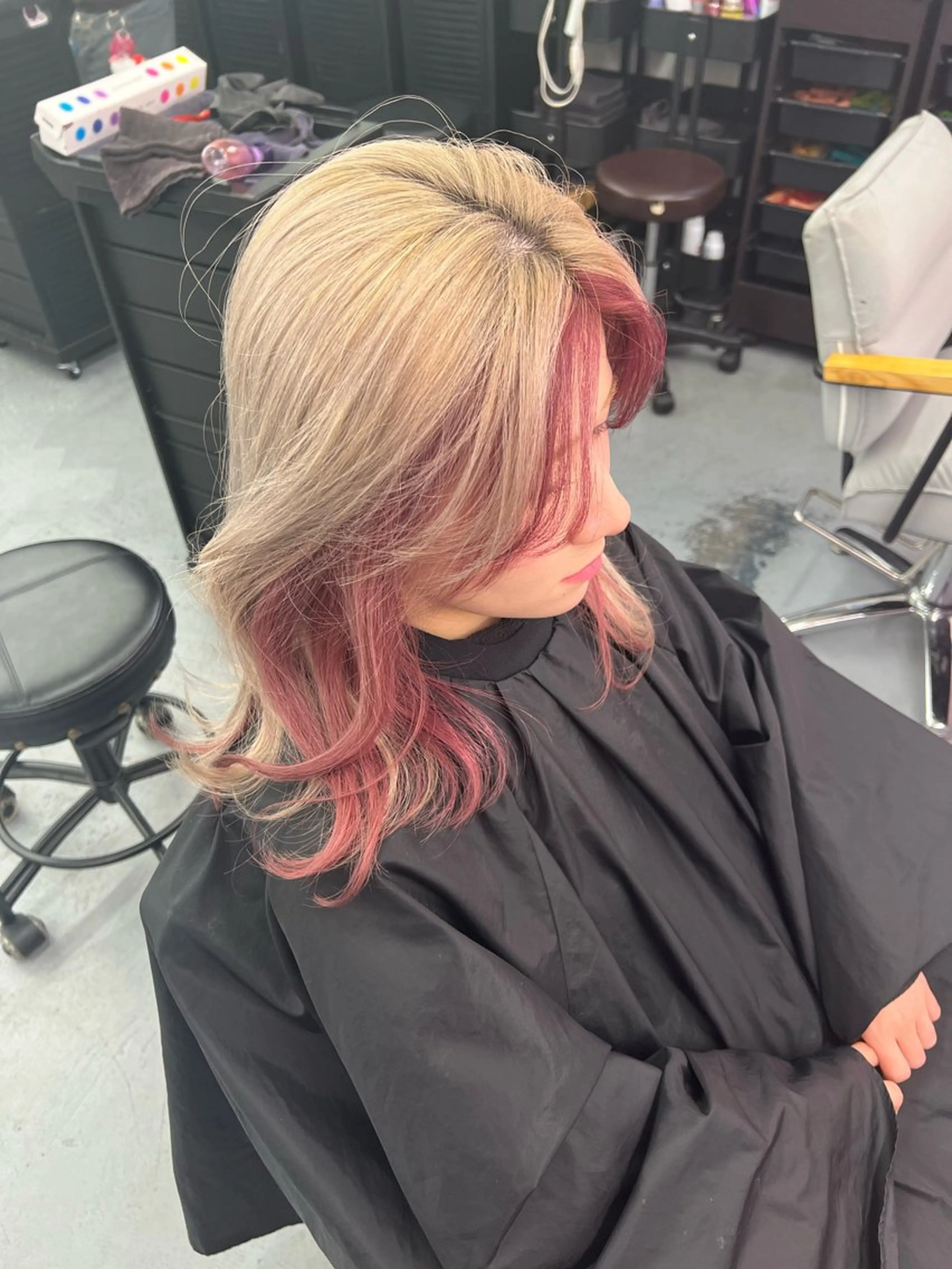 ミディアム 亀田 泰生のヘアスタイル