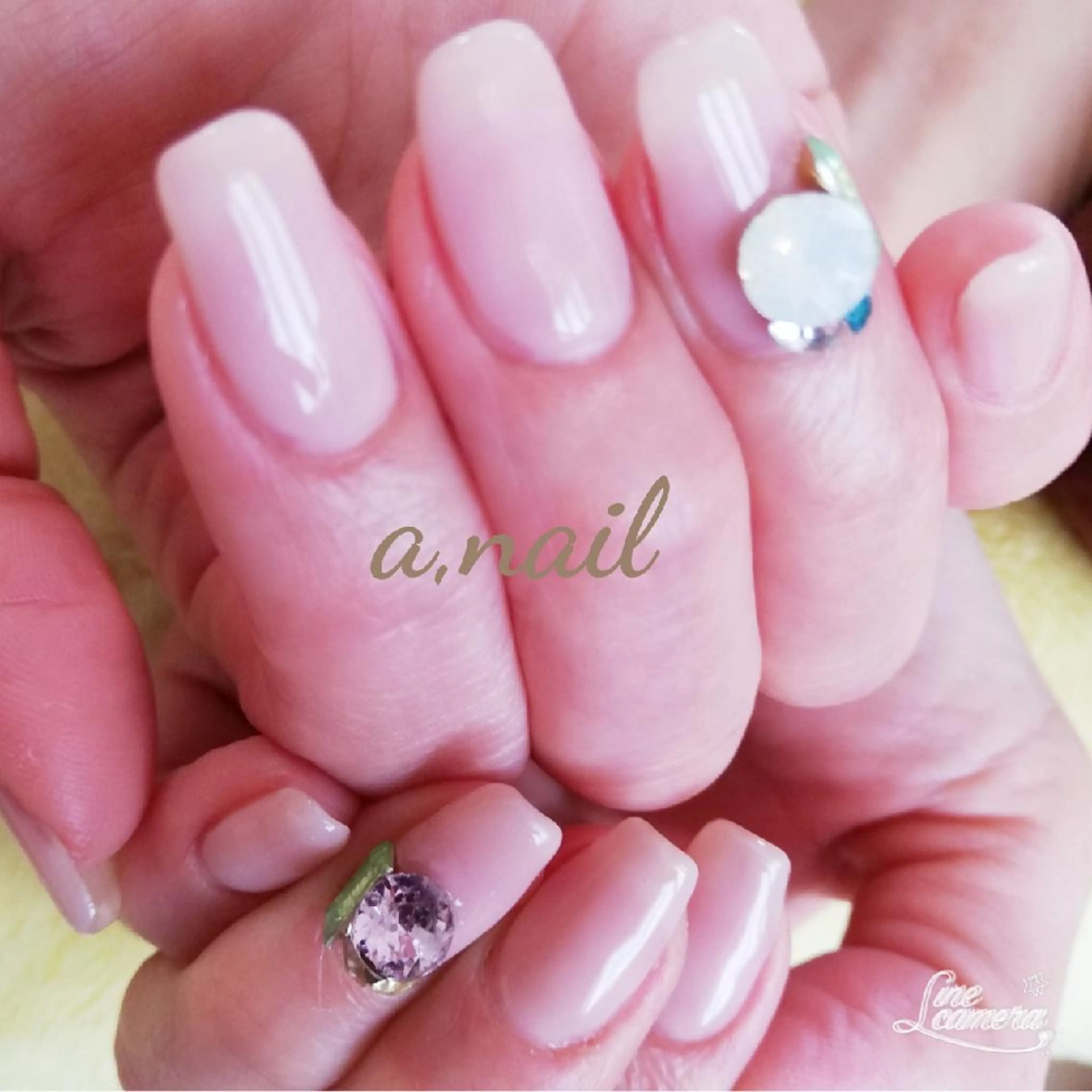 ネイル シンプルネイル ストーンネイル ハンドネイル ネイルサロン エーネイルのネイルデザイン