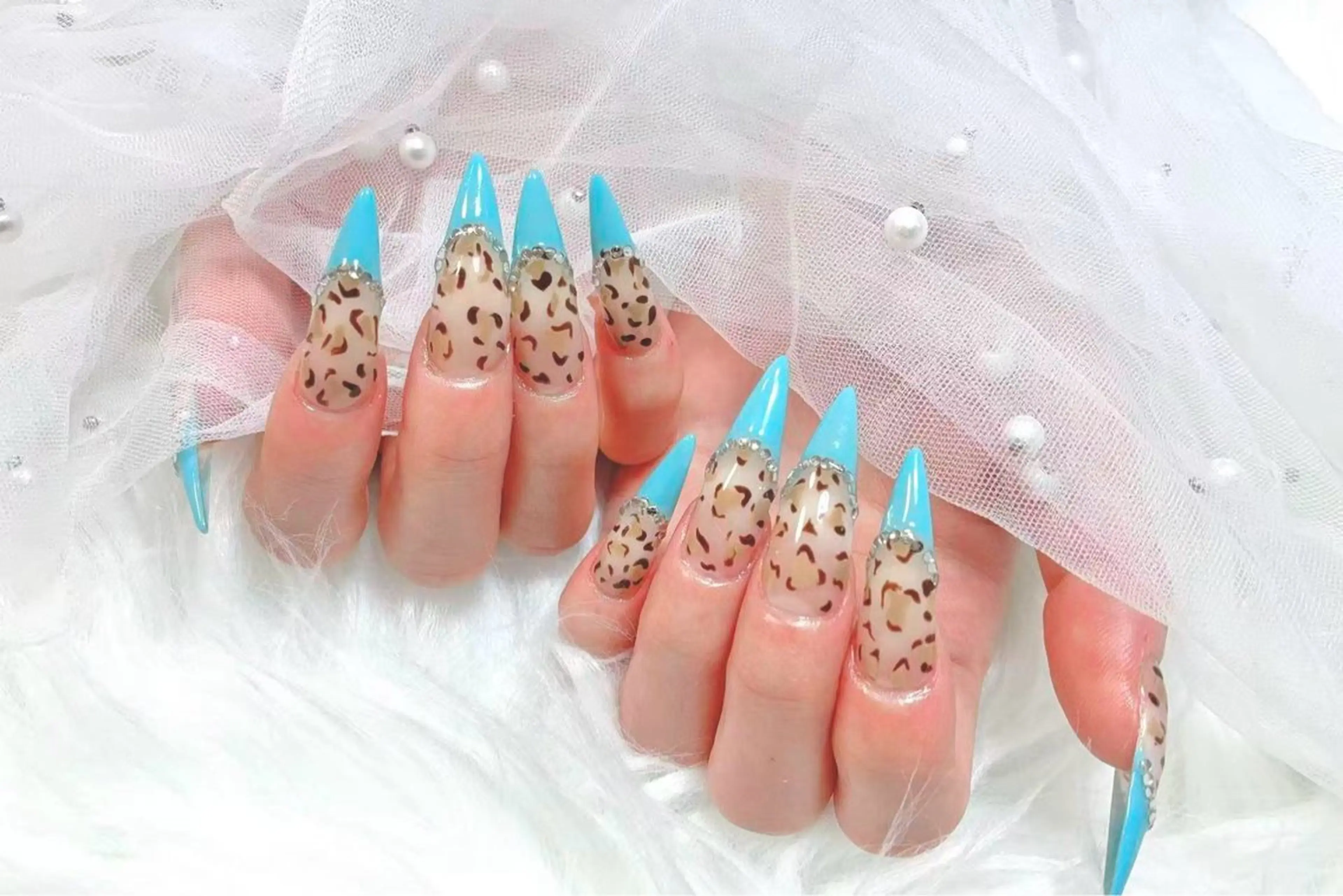 ネイル アニマル柄 チークネイル 成人式 フラッシュネイル フットネイル B·U Nail大宮 長さだし専門店のネイルデザイン