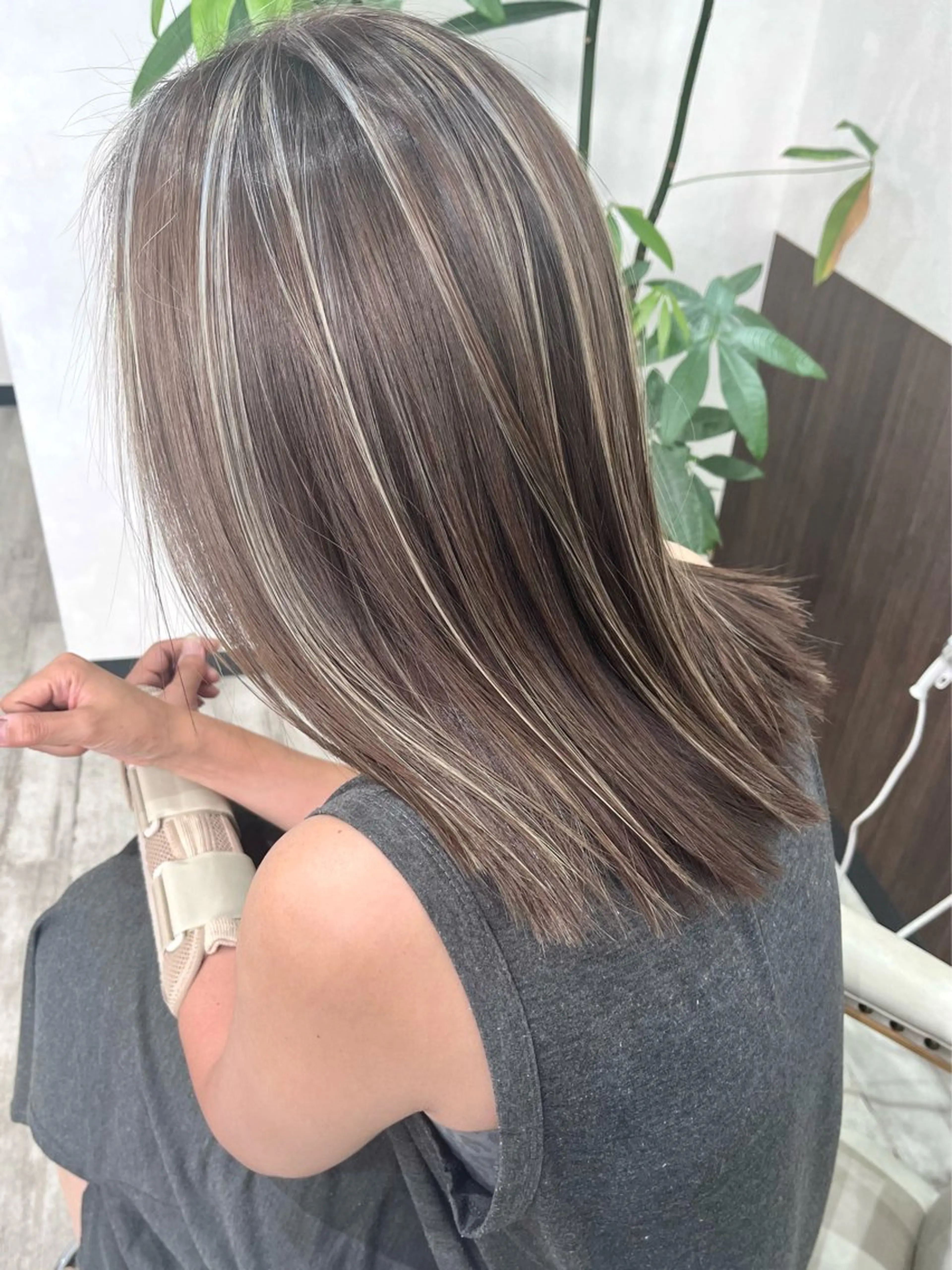 ミディアム カラー ヘアアレンジ ハイライトカラー ハイライト Belle hair Design青野大貴のヘアスタイル