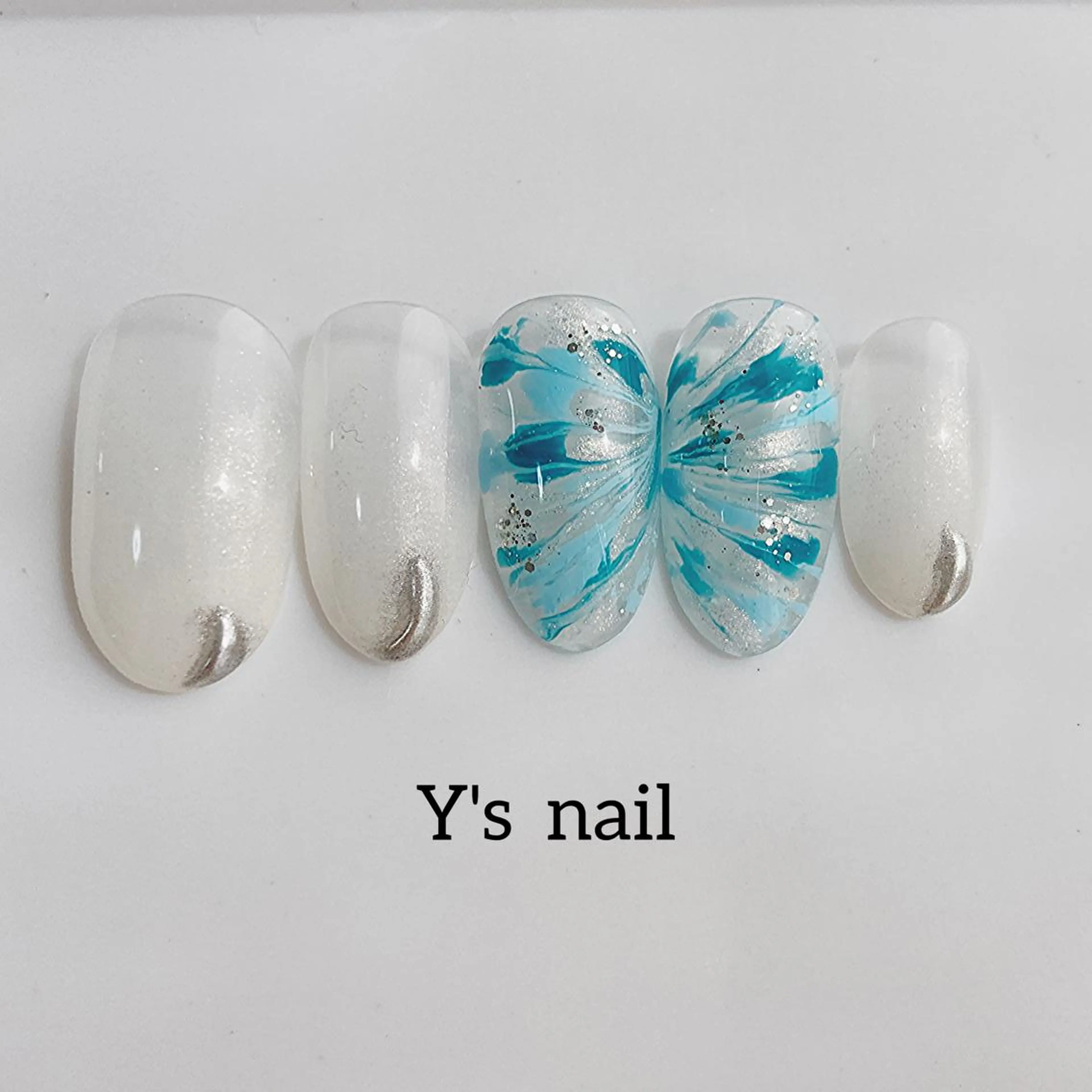 ネイル アートネイル ピーコックネイル 手書きが得意🖌️ Y’s  nailのネイルデザイン