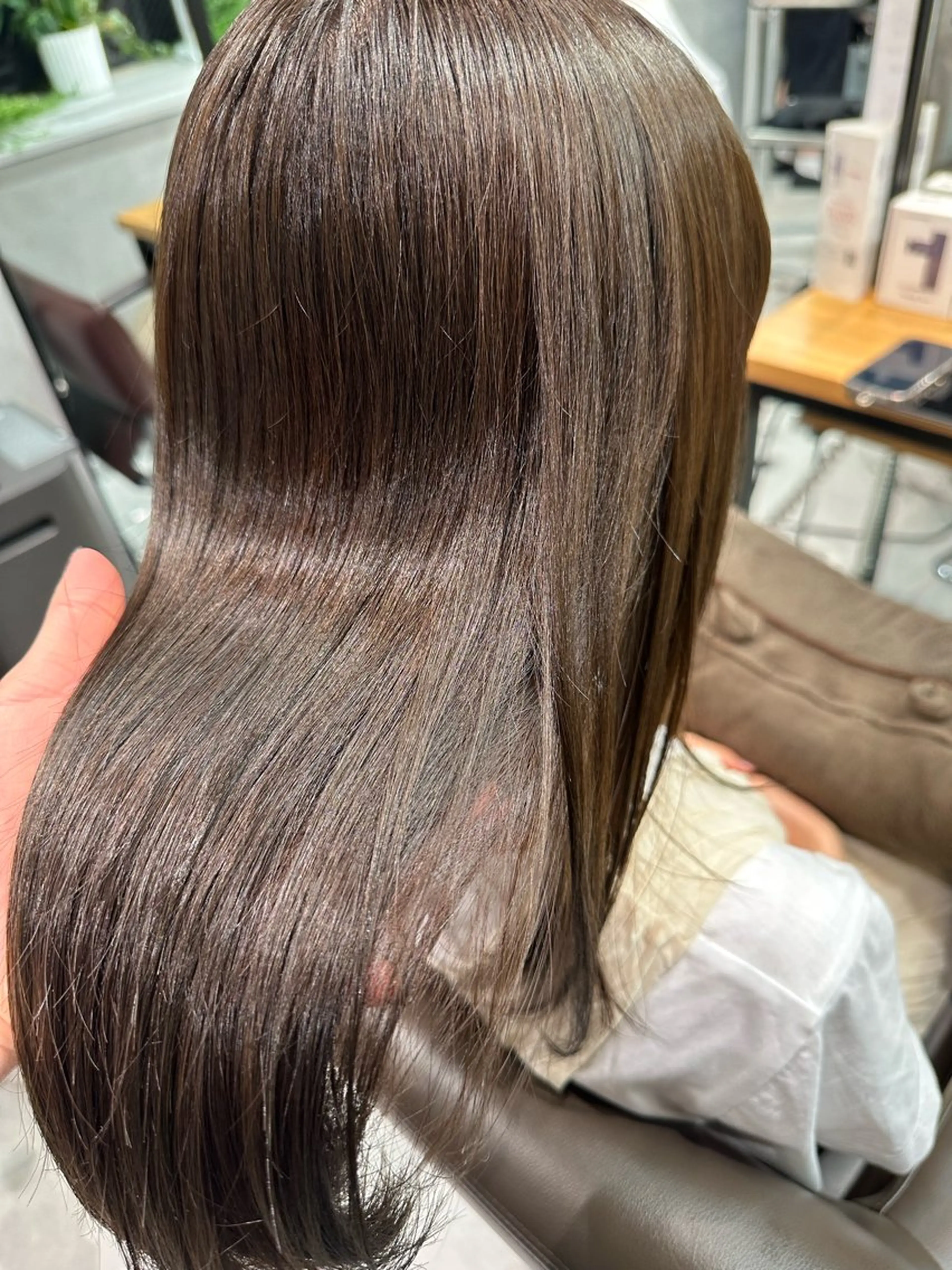 セミロング カラー 銀座レイヤーカット ×シースルー前髪のヘアスタイル