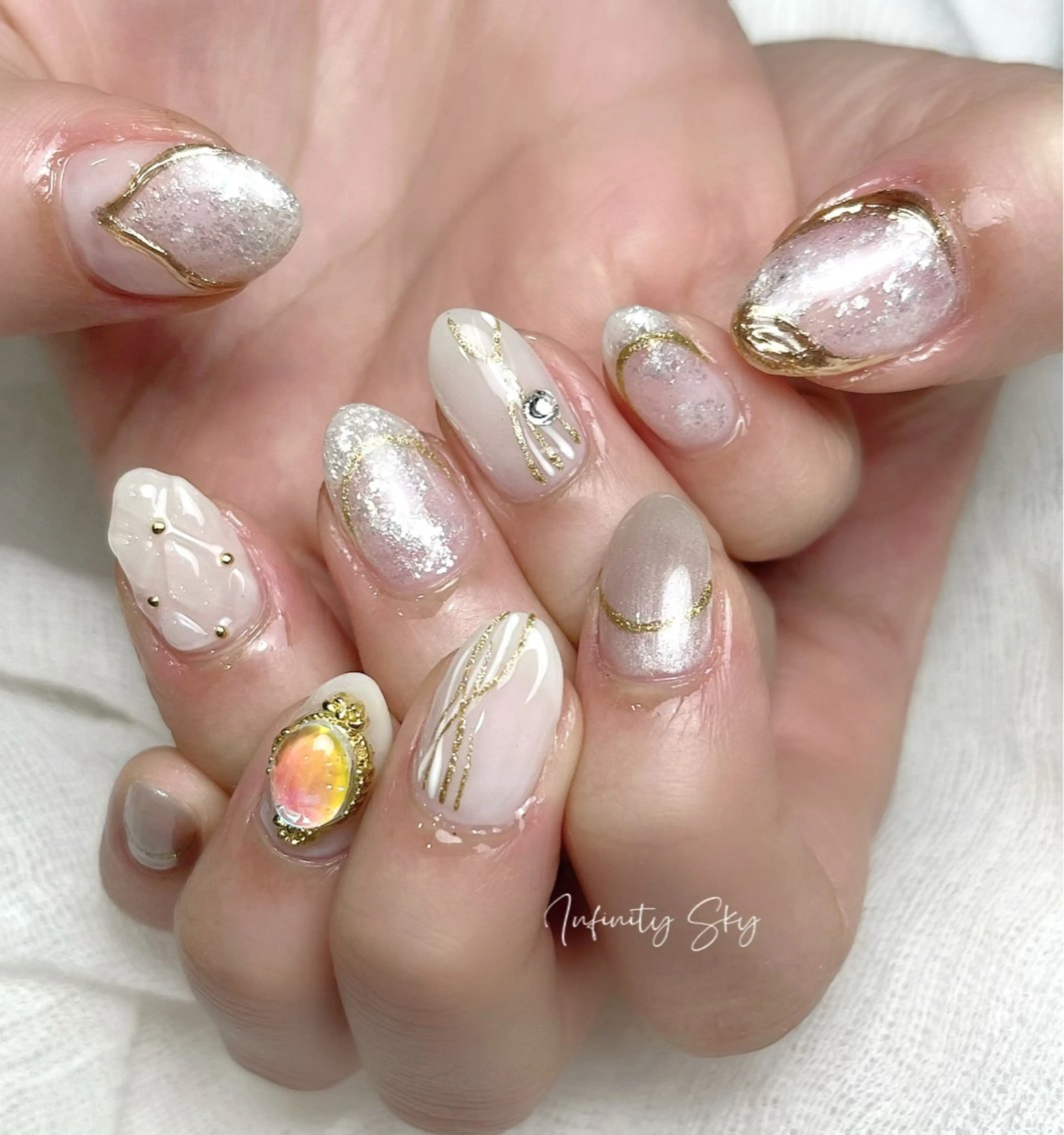 ネイル バレンタイン ホワイト ハンドネイル infinity skyのネイルデザイン