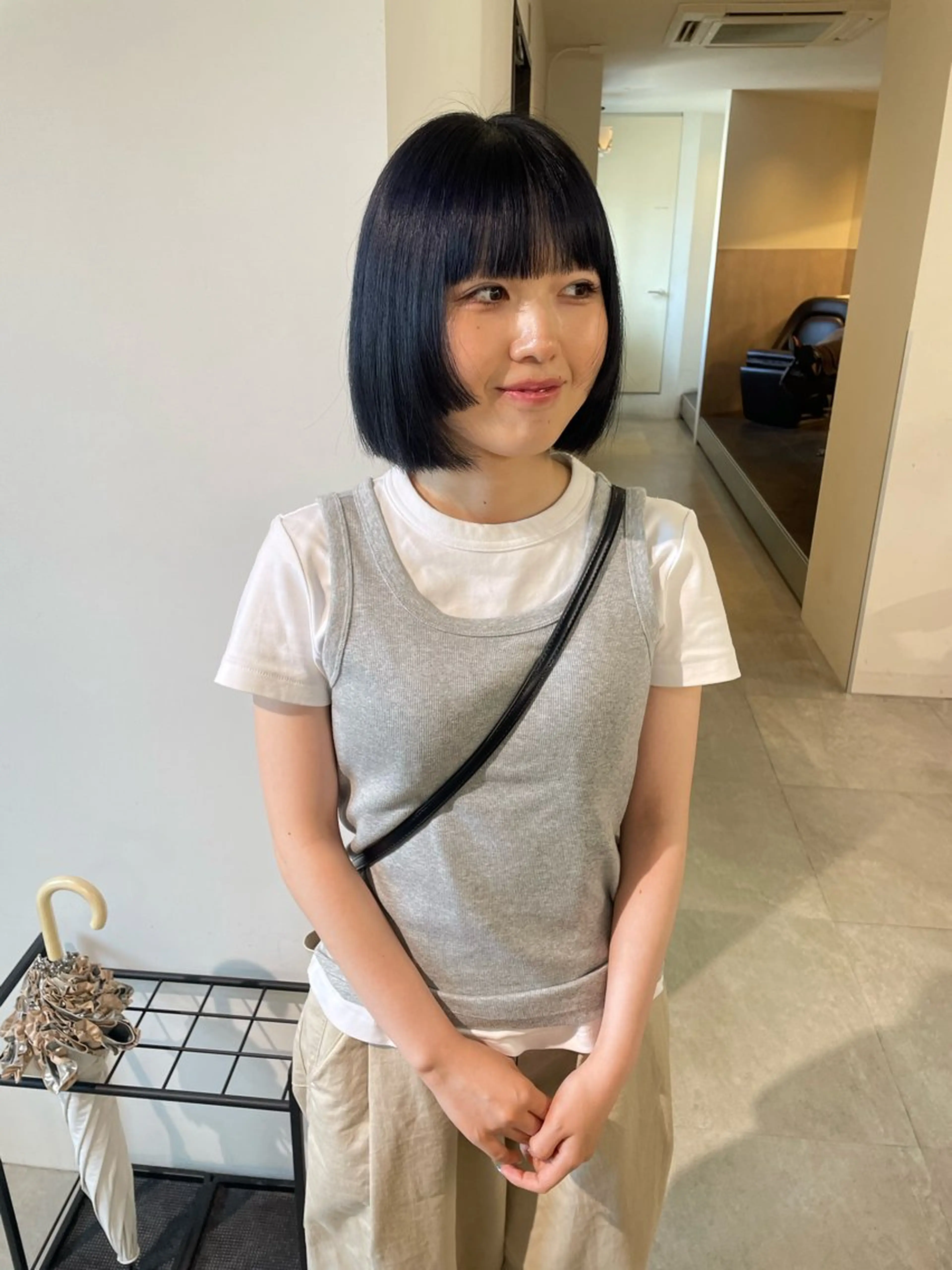 ショート カラー ボブレイヤー 透明感カラー ボブ 姫カット レイヤーカット カット ヘアカラー トリートメント MIU/ルーツカラー 顔まわりレイヤーのヘアスタイル