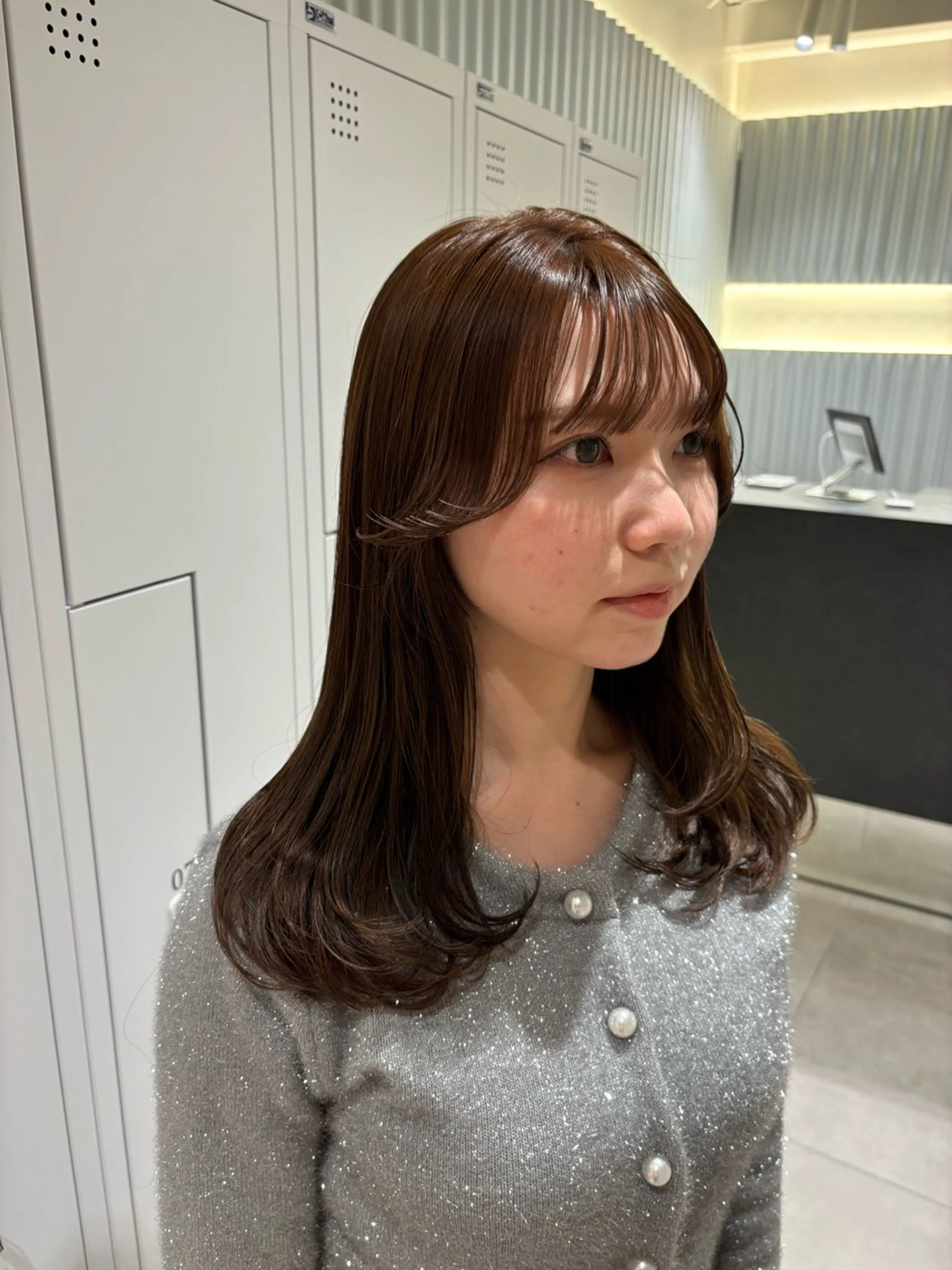 ミディアム カラー パーマ ヘアアレンジ ブラウンカラー カット ヘアカラー トリートメント ヘッドスパ ヘアセット 押切 響 のヘアスタイル
